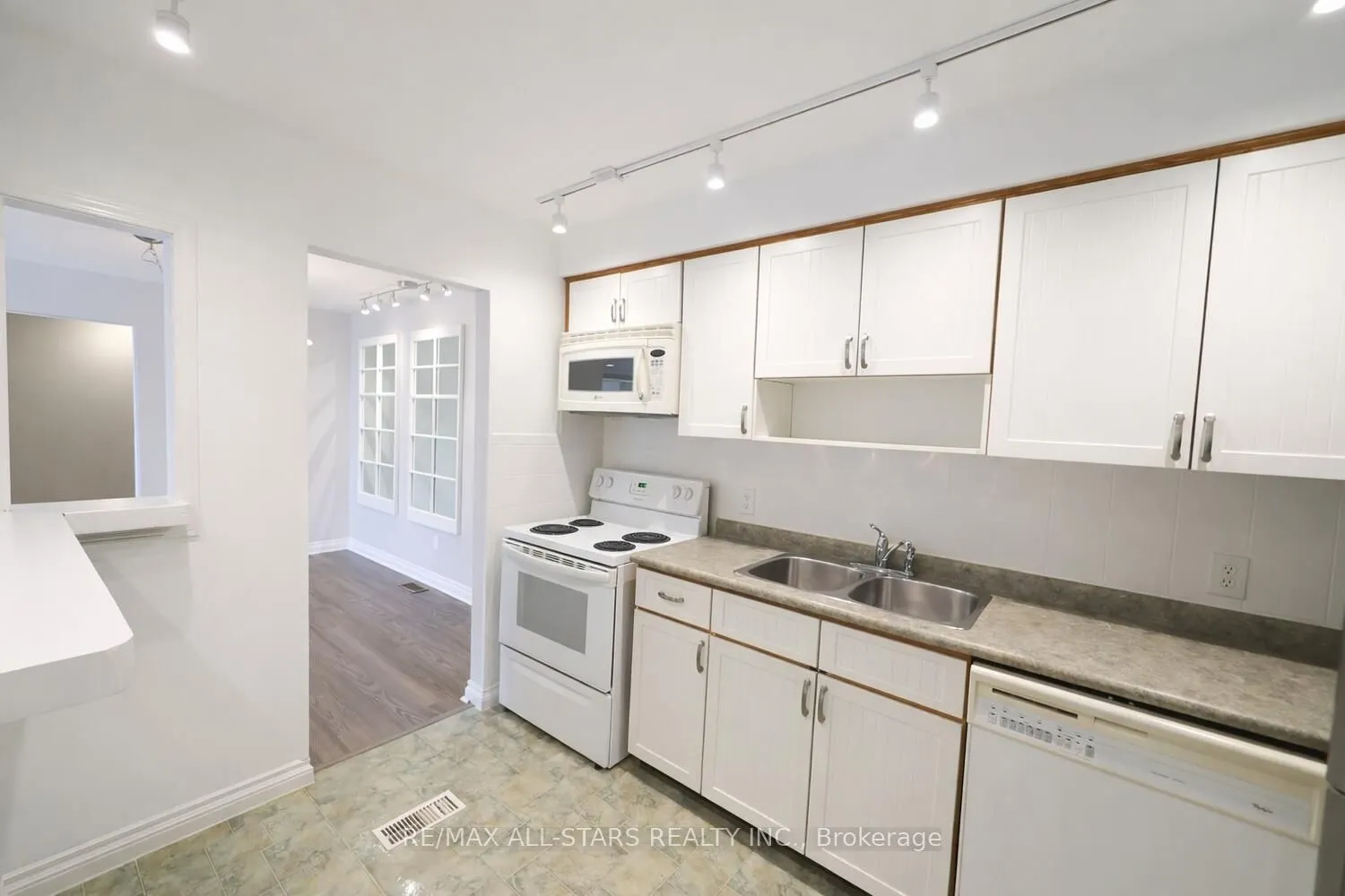 200 East Street S #602