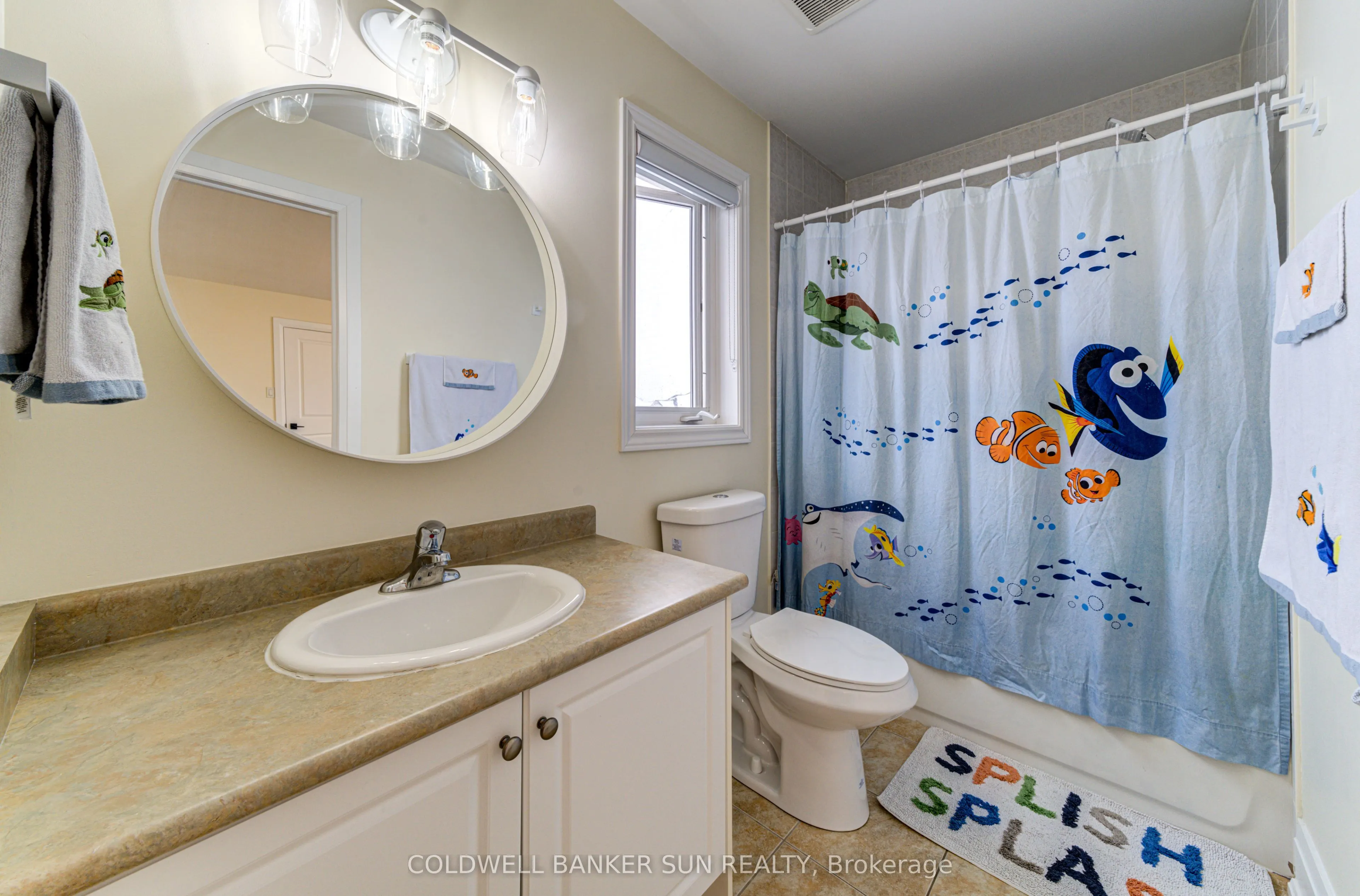 33 Ellis Crescent