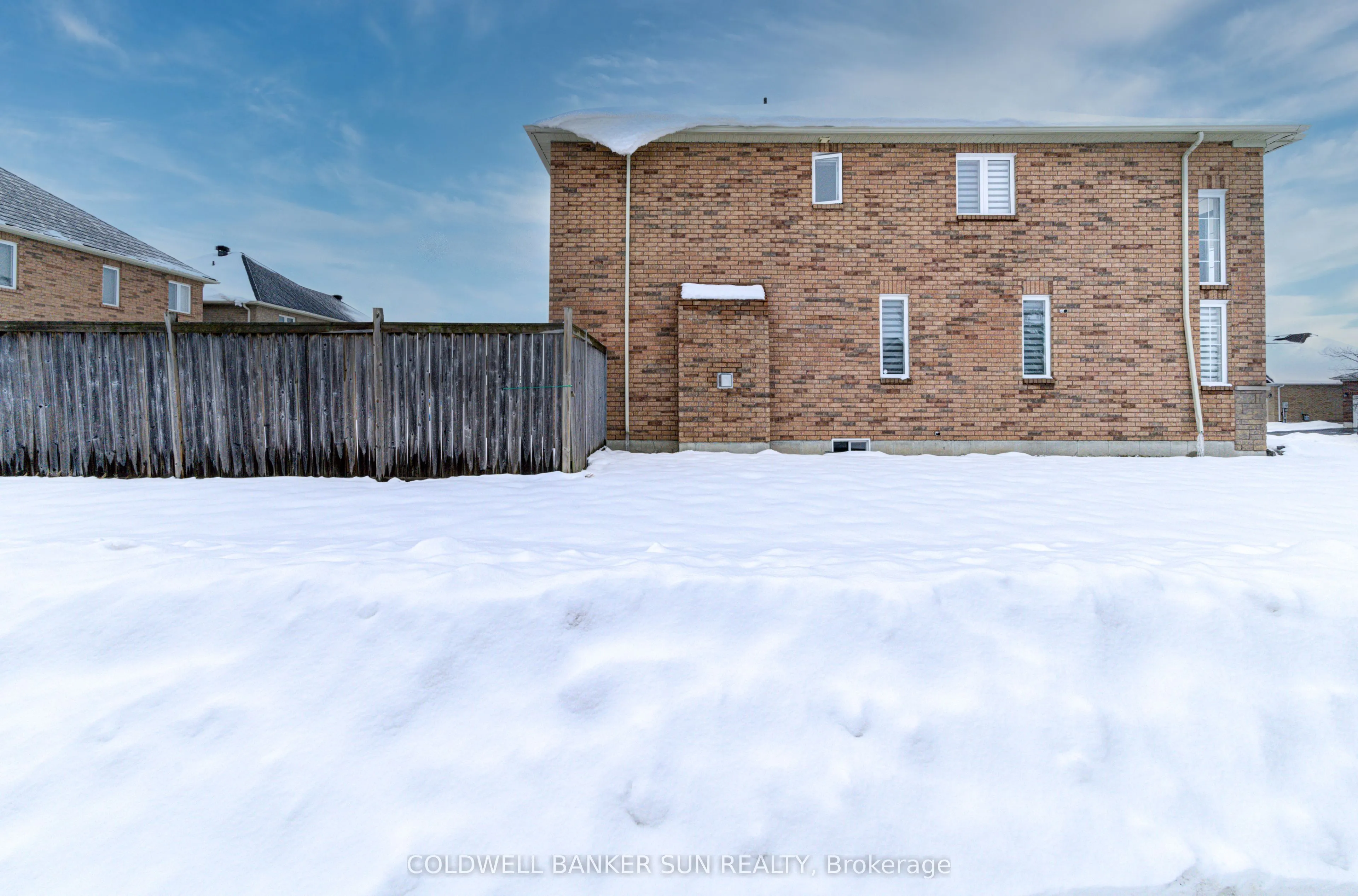 33 Ellis Crescent