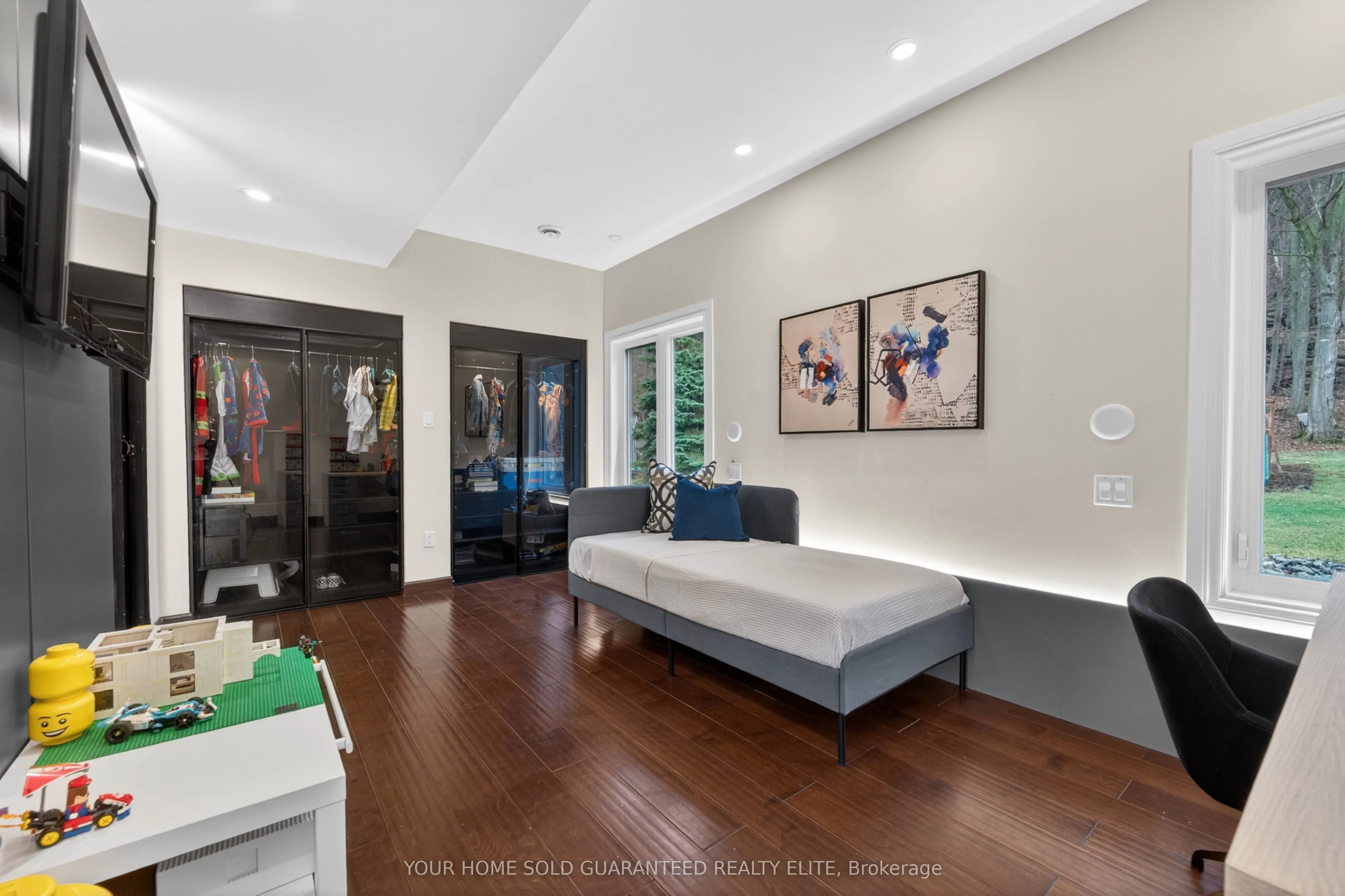 237B Main Street W