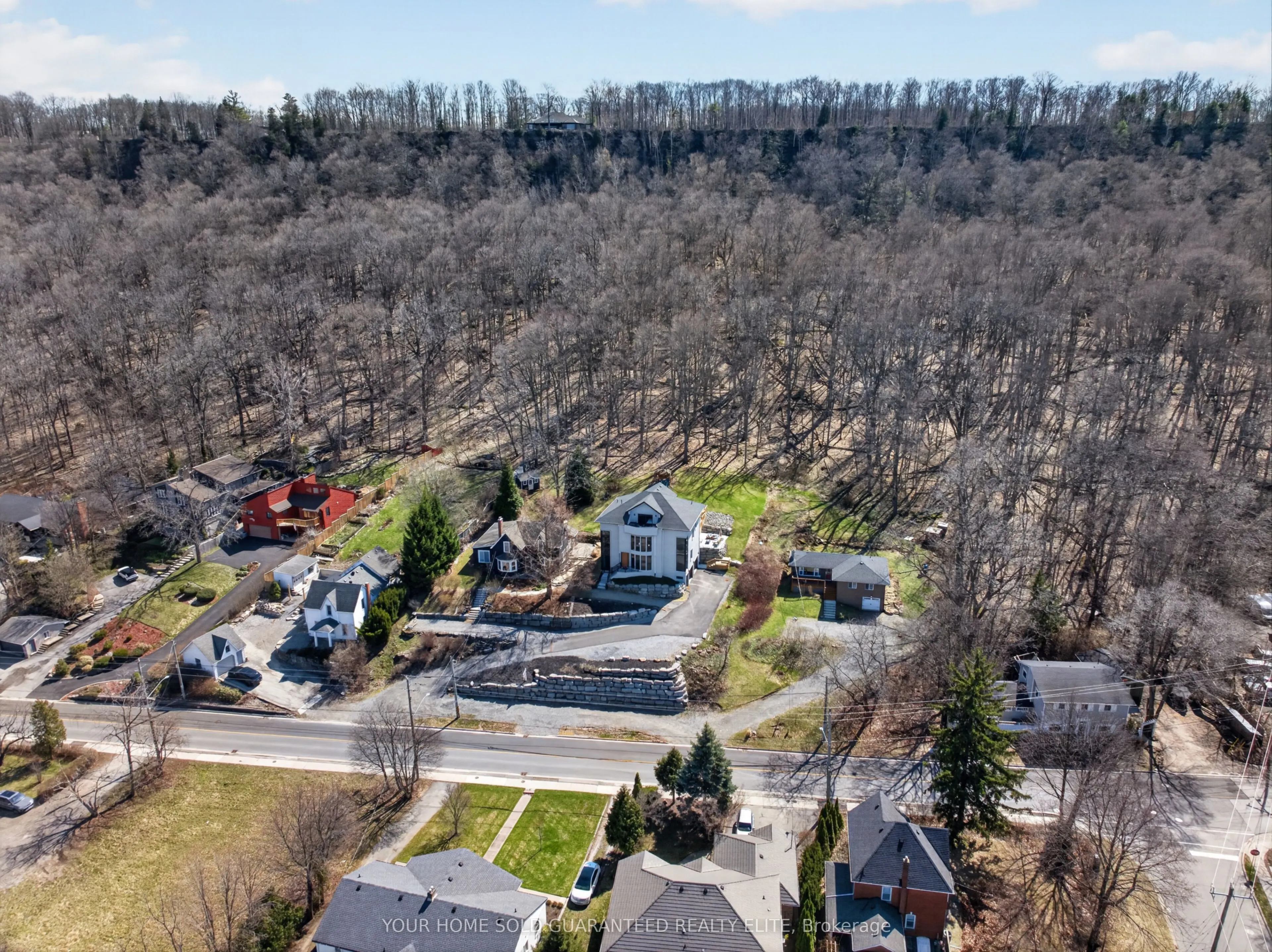 237B Main Street W