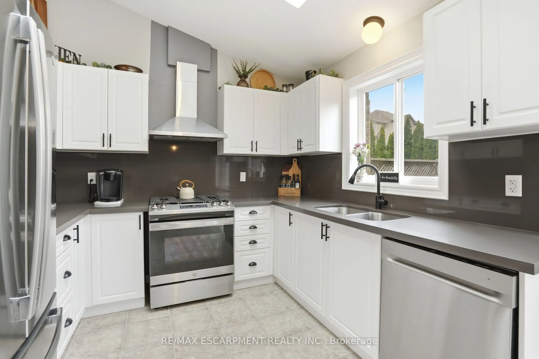 14 Kenyon Crescent