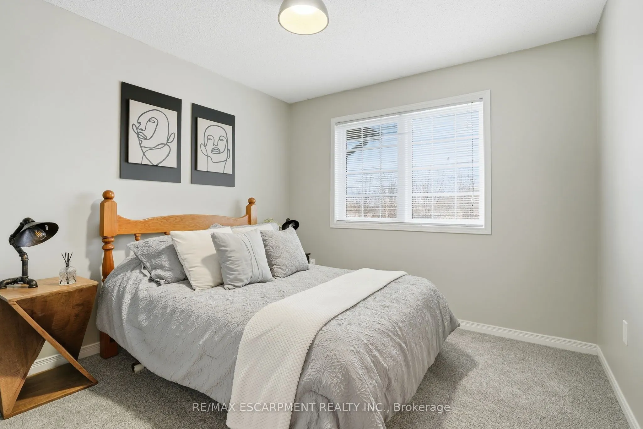 14 Kenyon Crescent