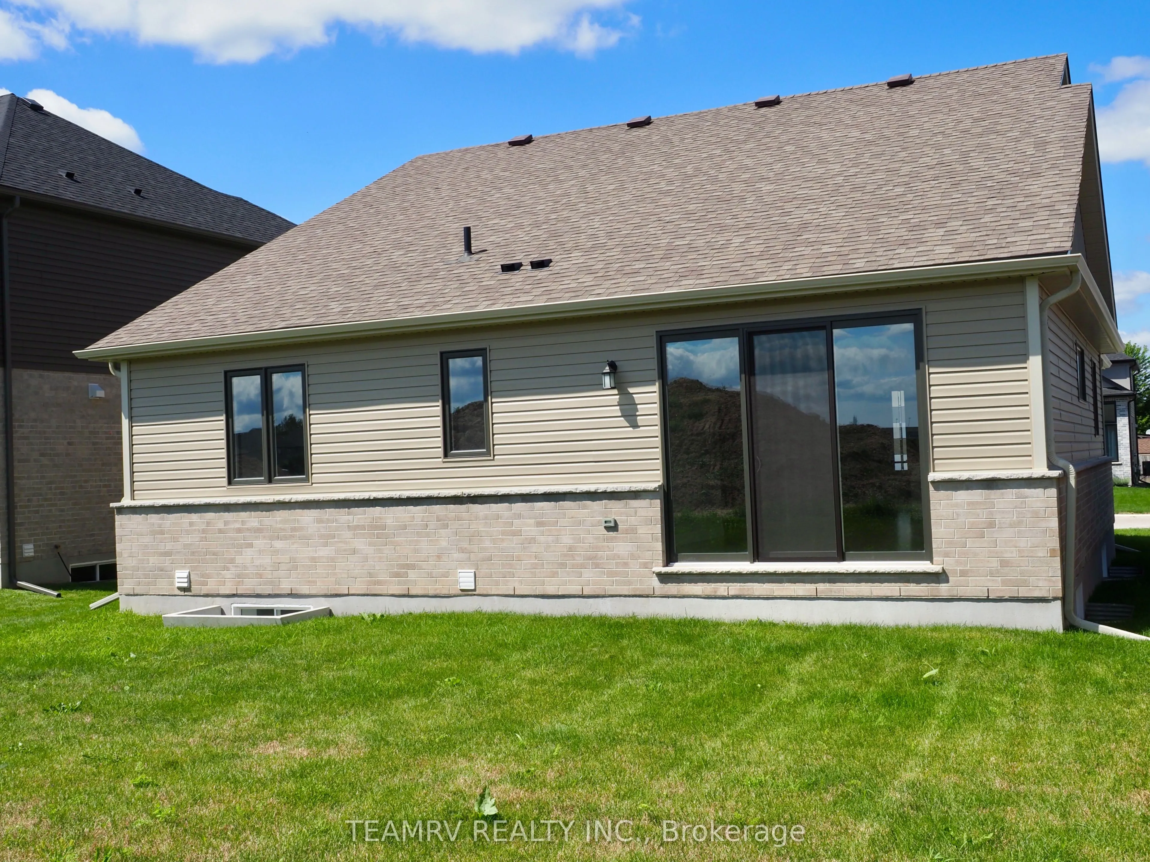 11 Sycamore Drive