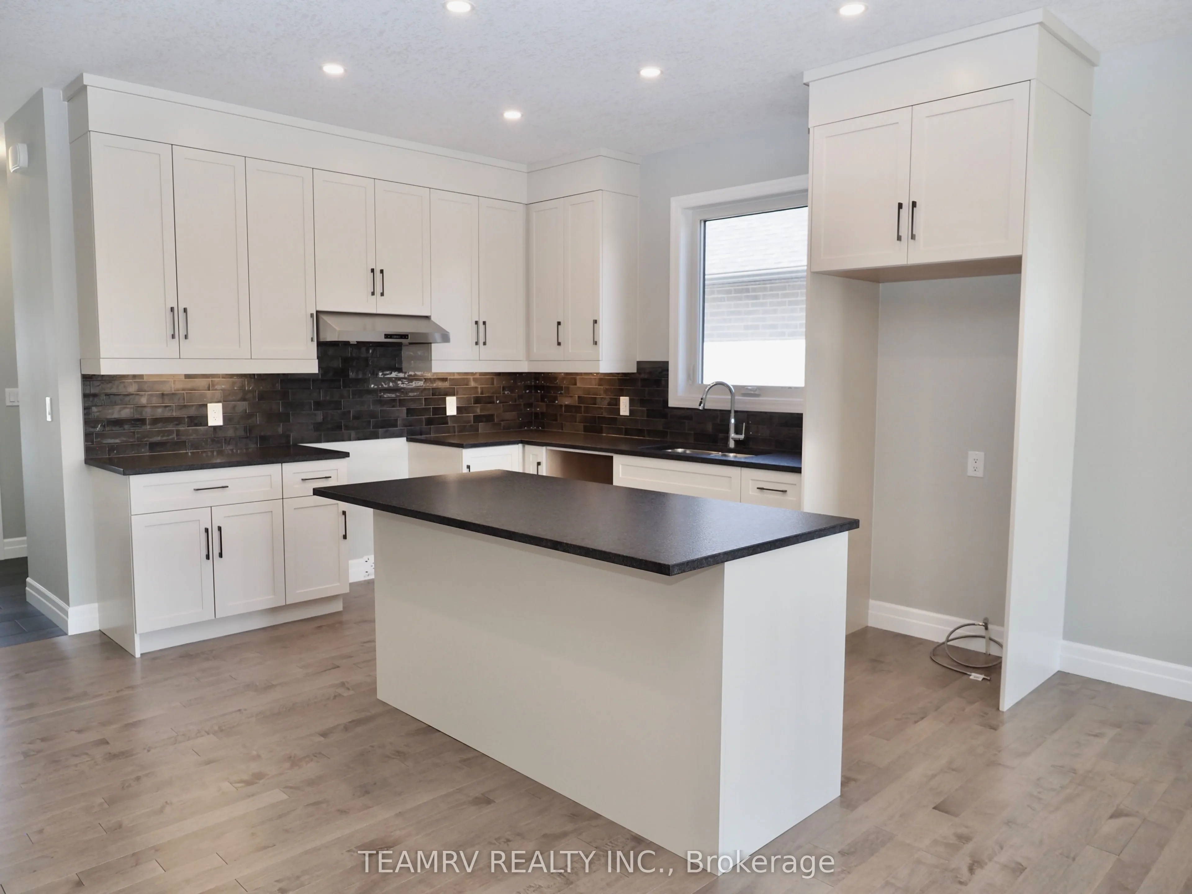 11 Sycamore Drive