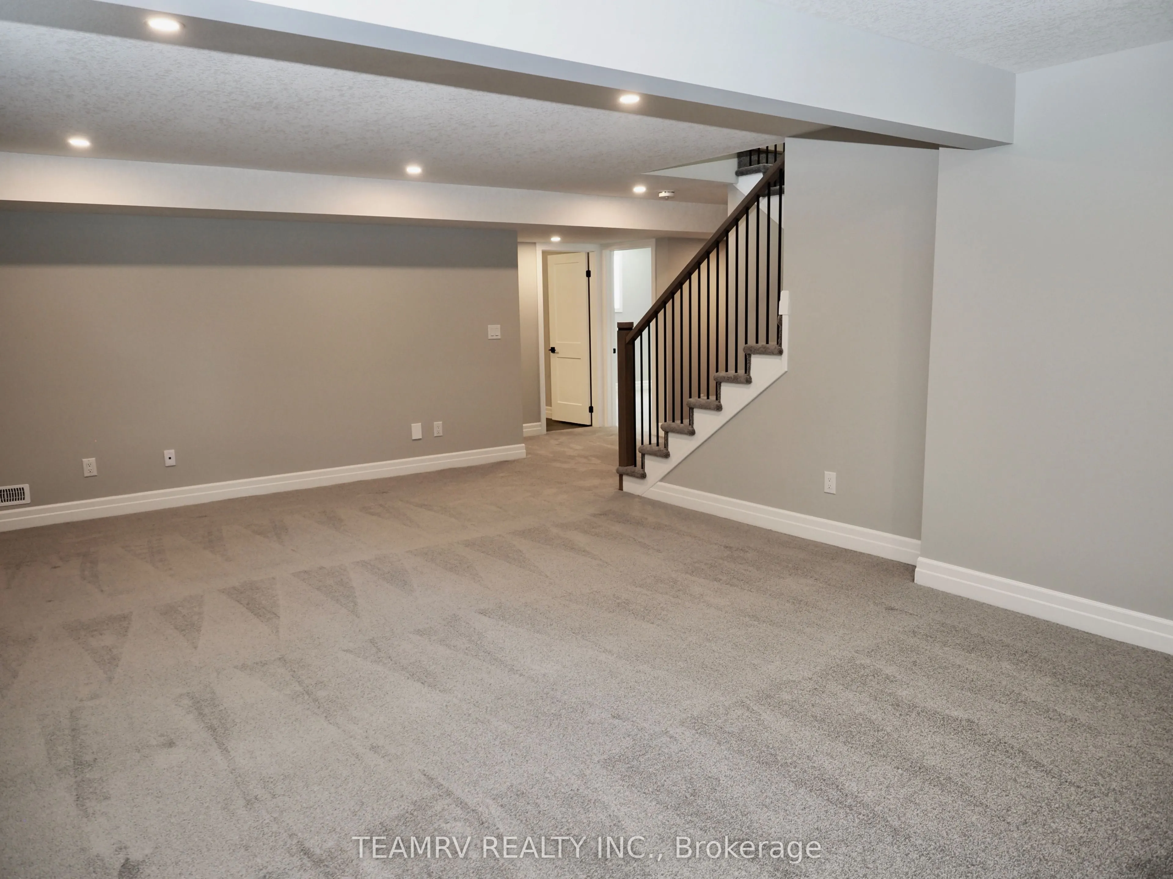 11 Sycamore Drive
