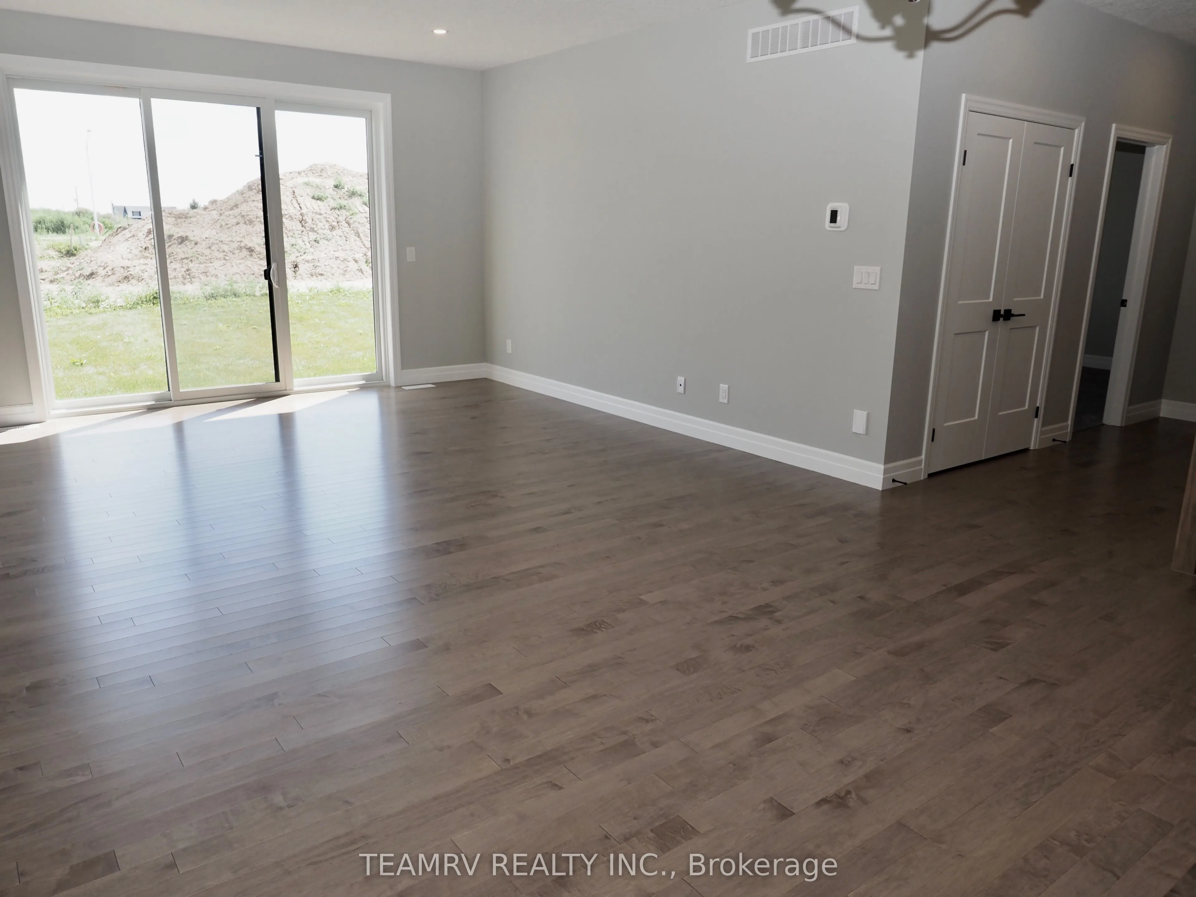 11 Sycamore Drive