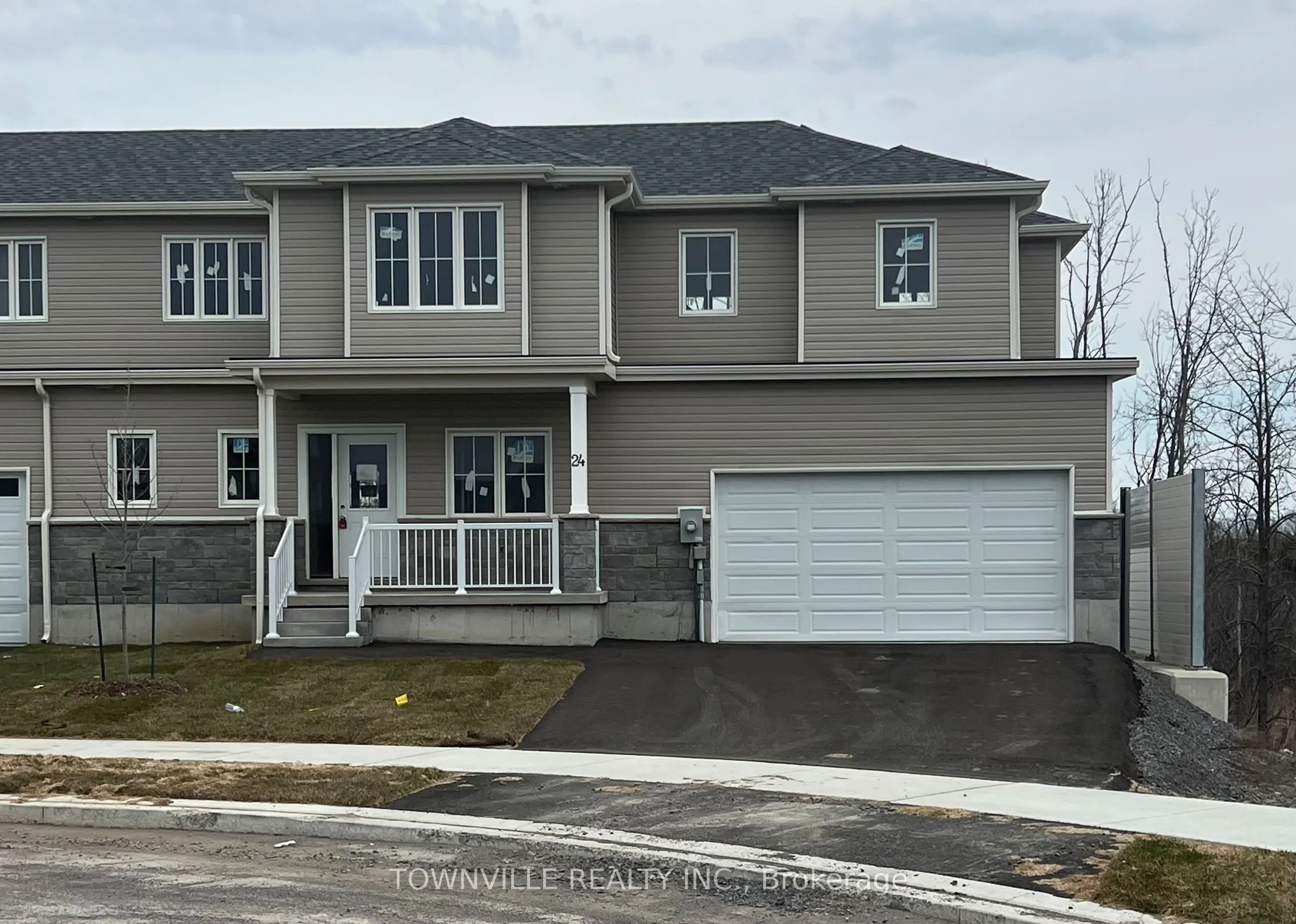 24 Glacier Crescent