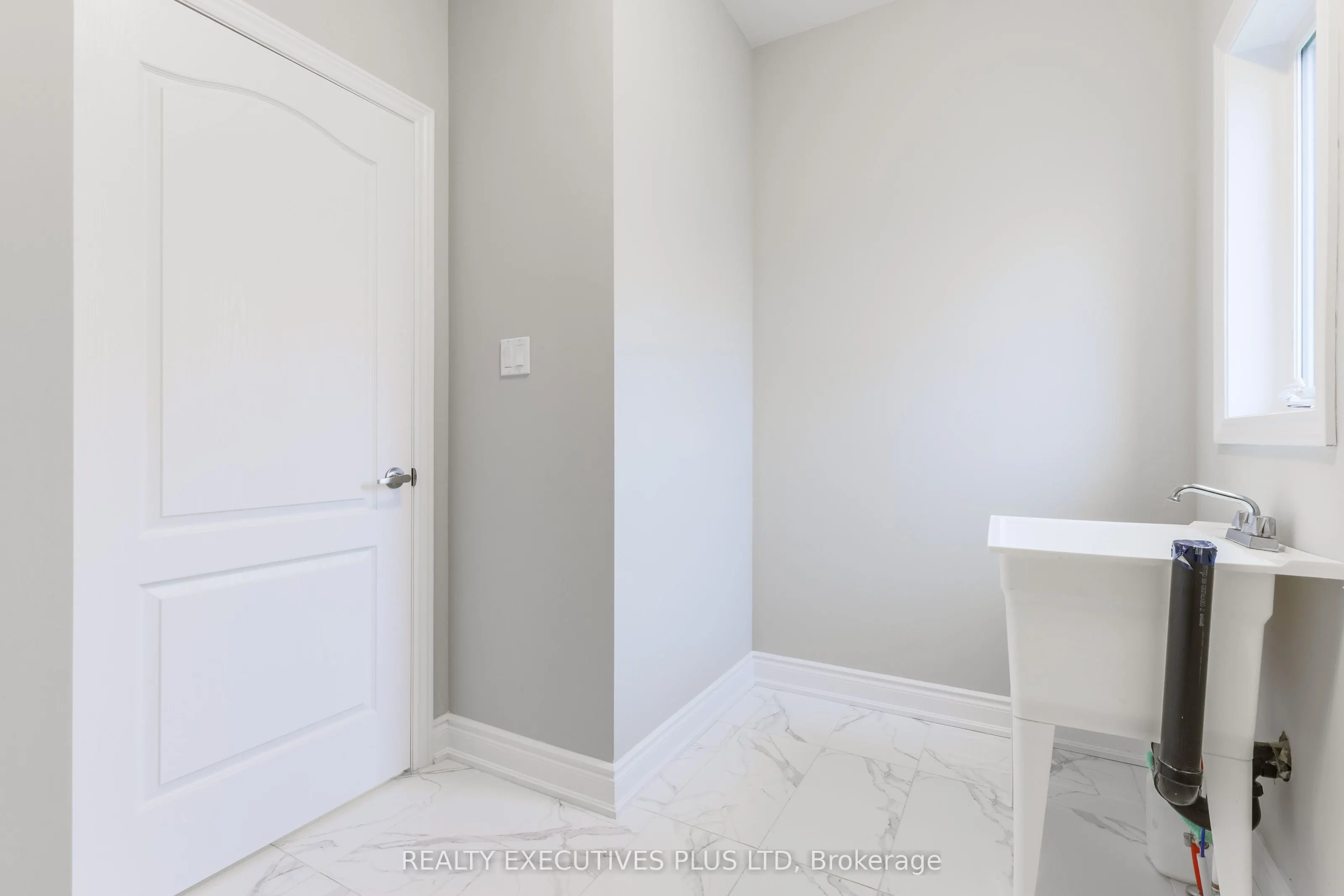 15 Venture Way