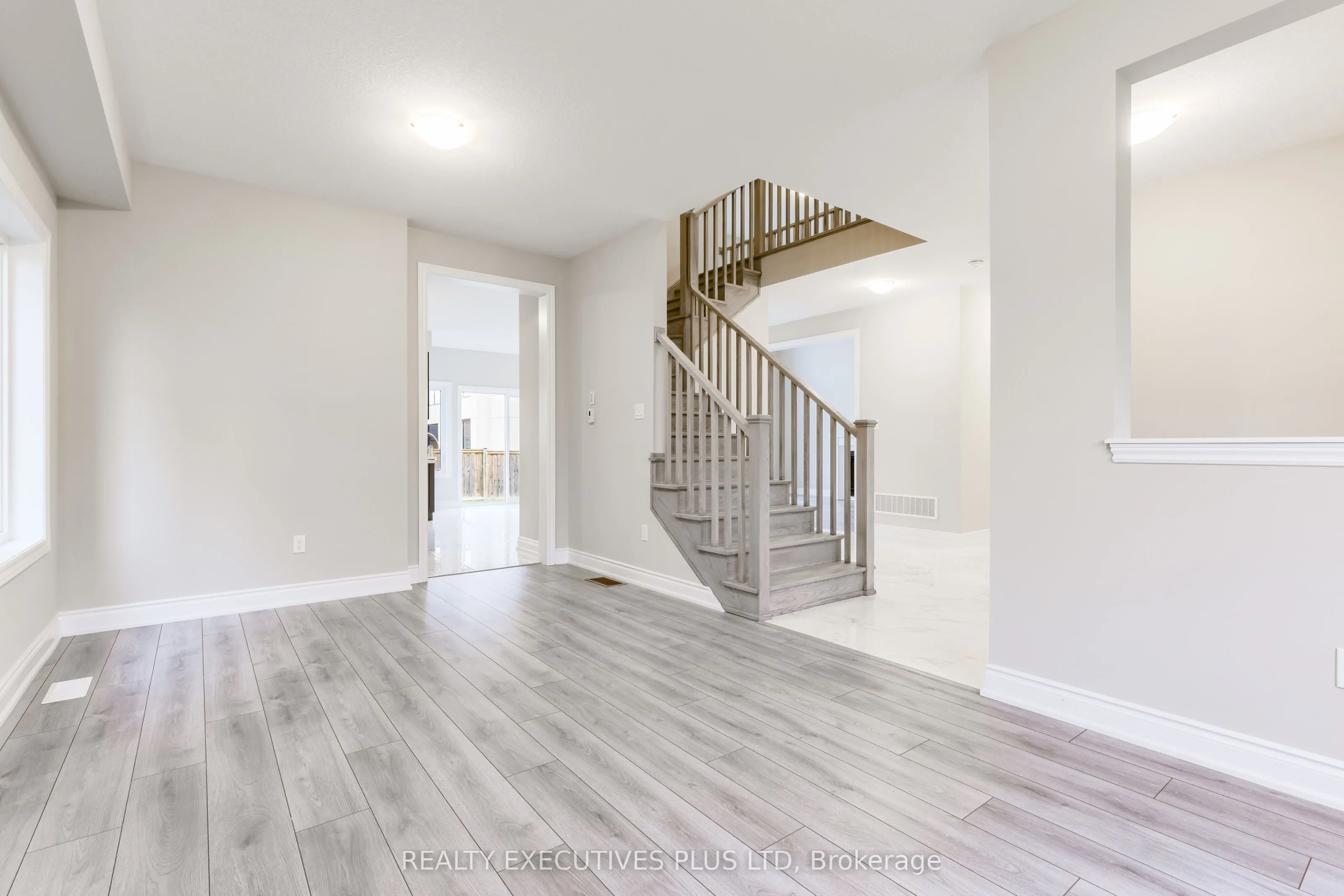 15 Venture Way
