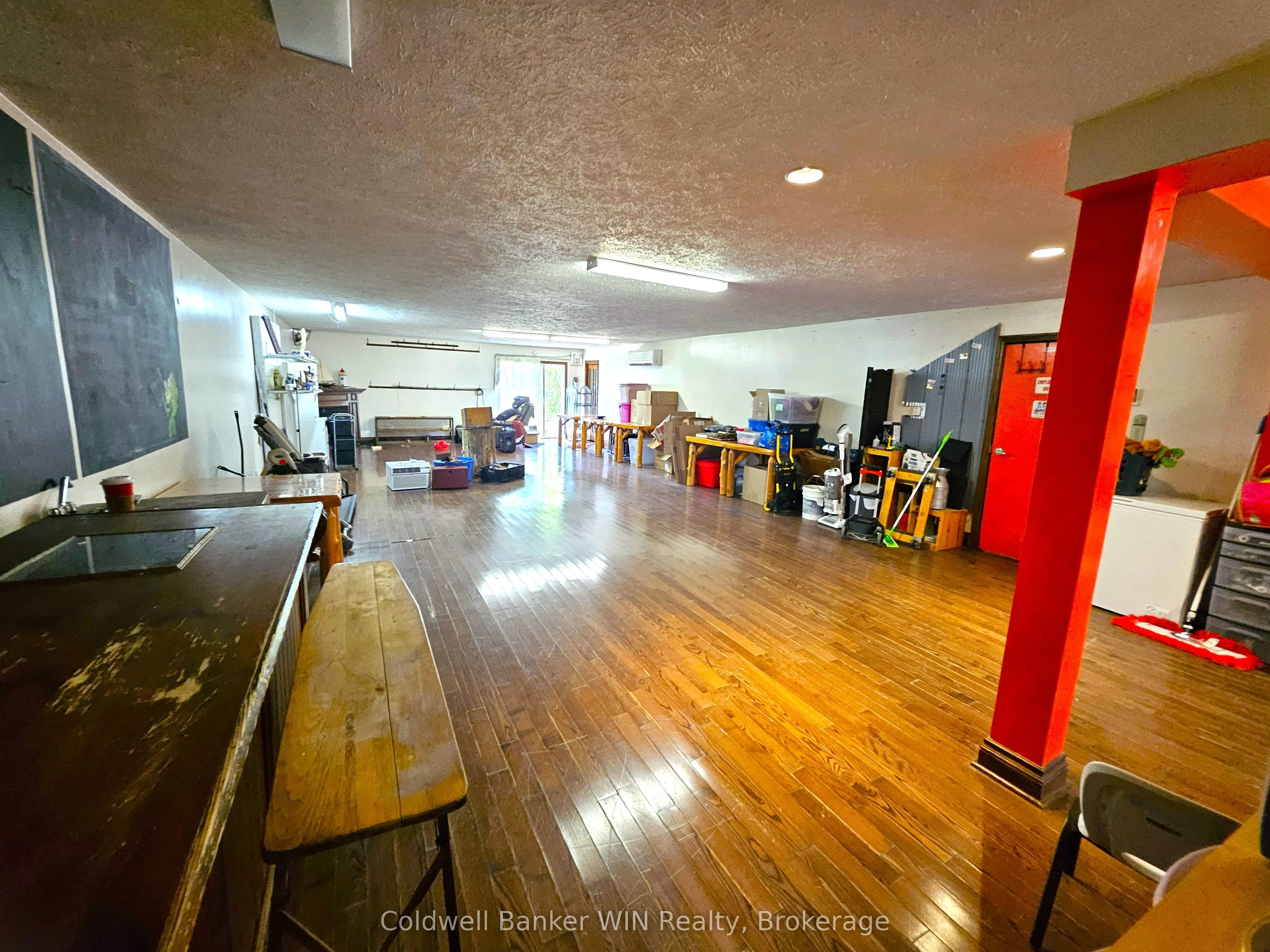 17 Arthur Street E