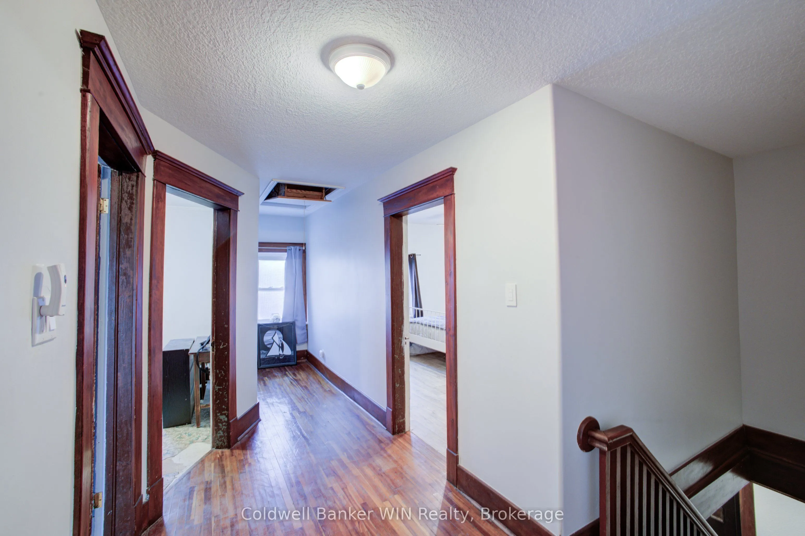 17 Arthur Street E