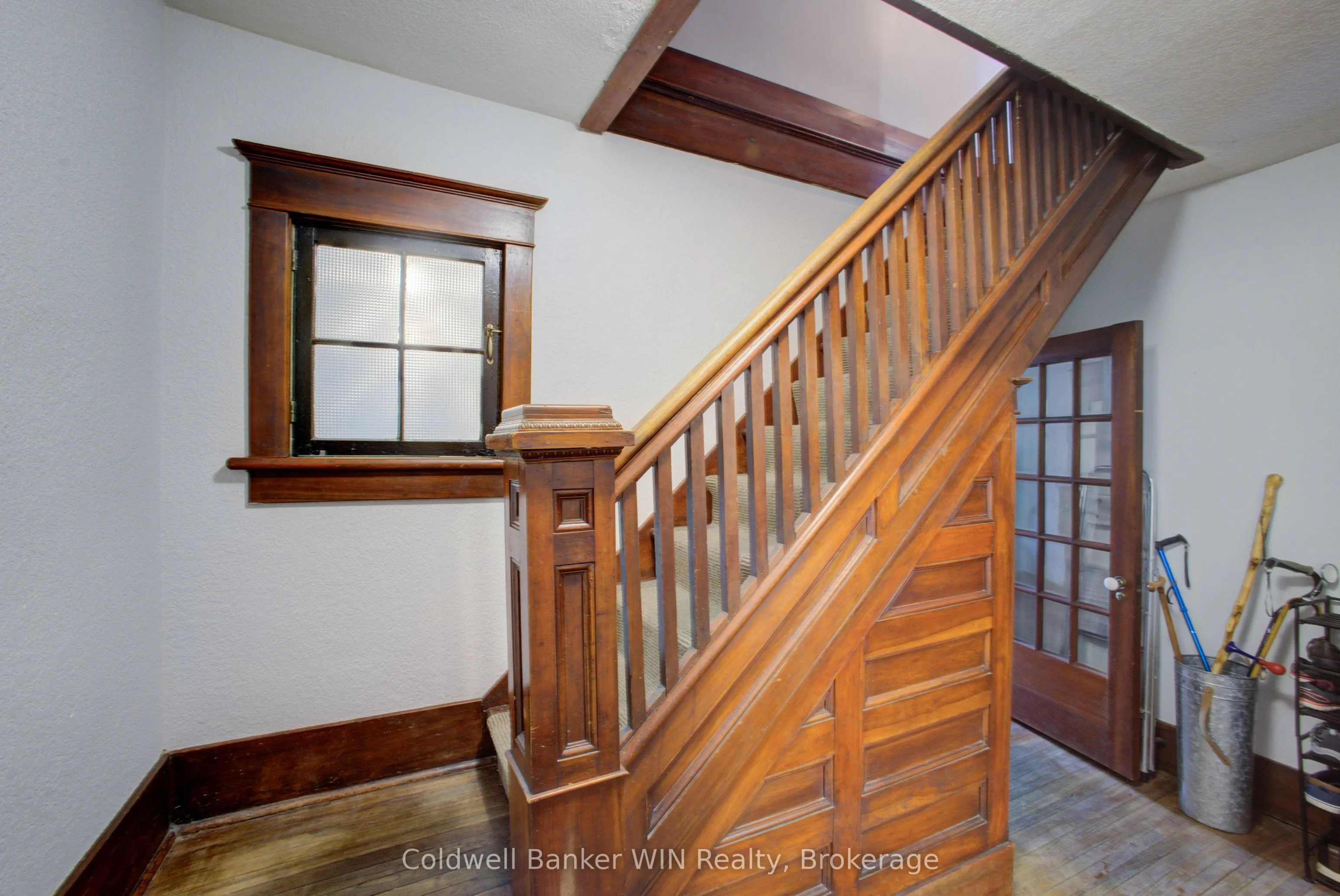 17 Arthur Street E