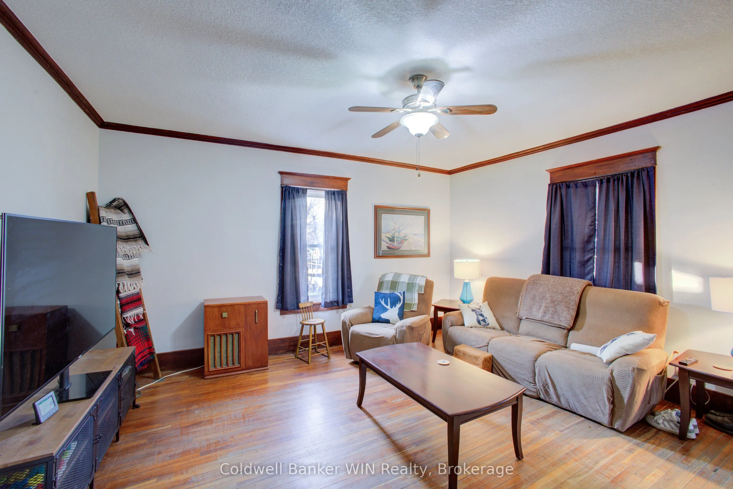 17 Arthur Street E