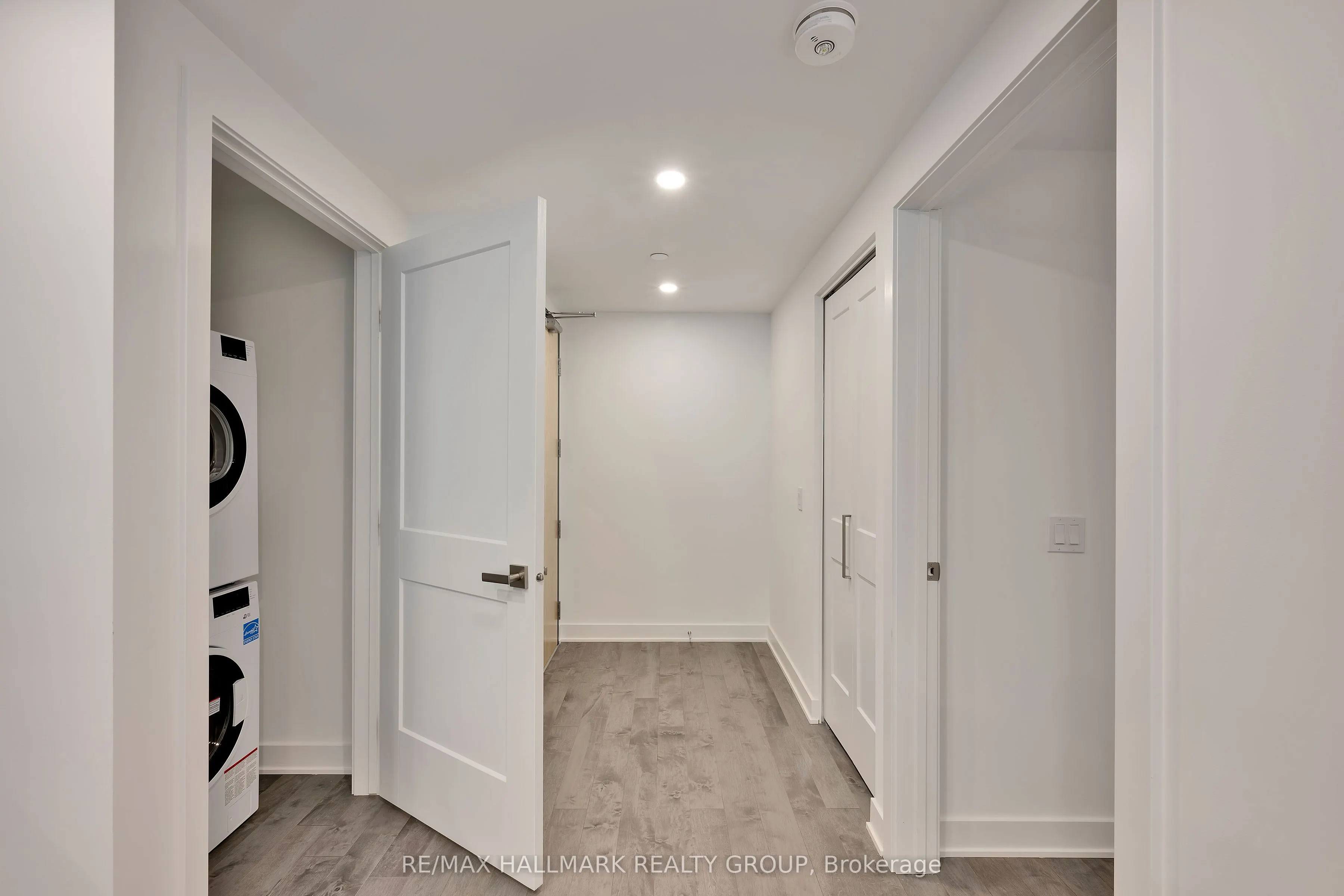 340 Queen Street #401