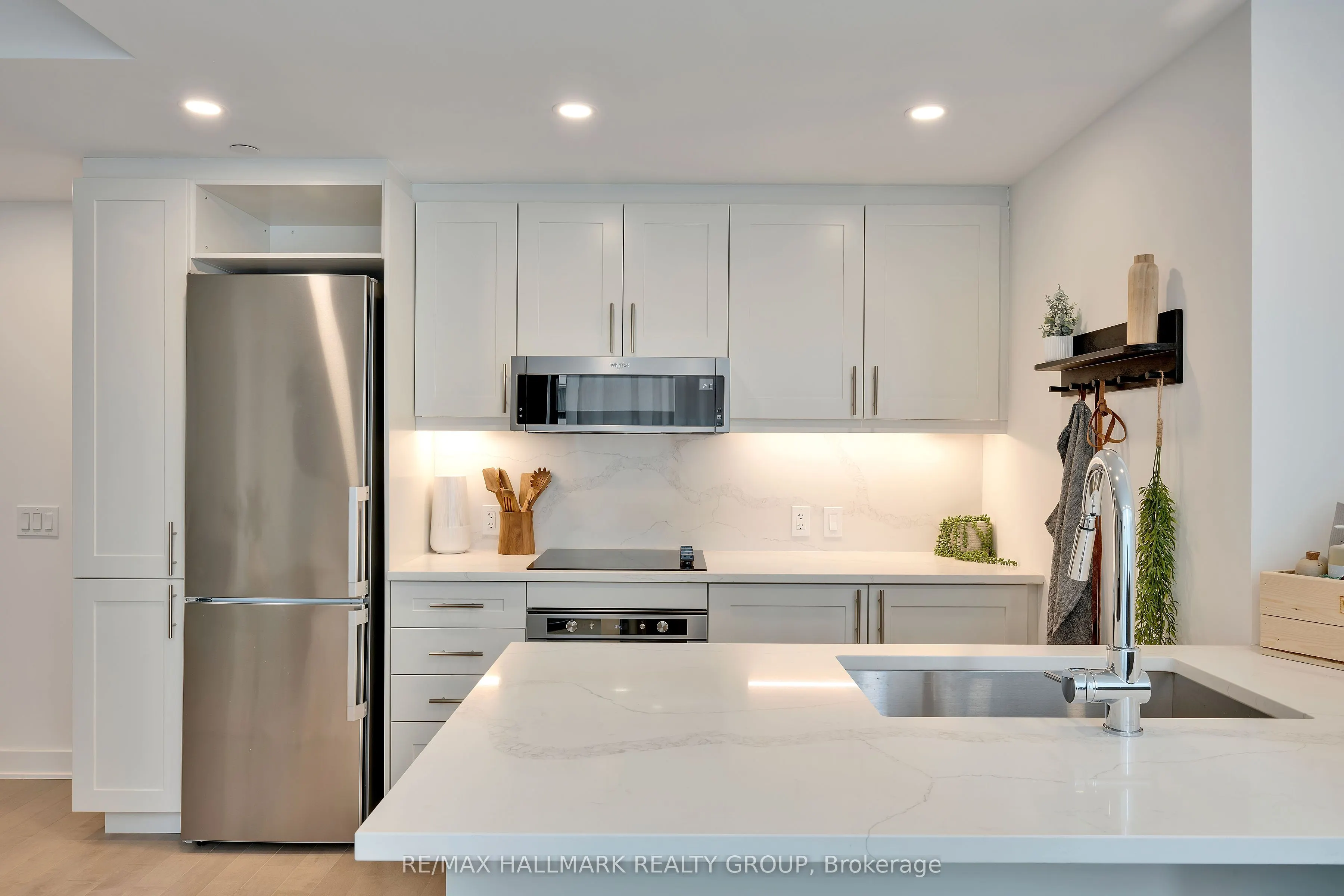 340 Queen Street #406