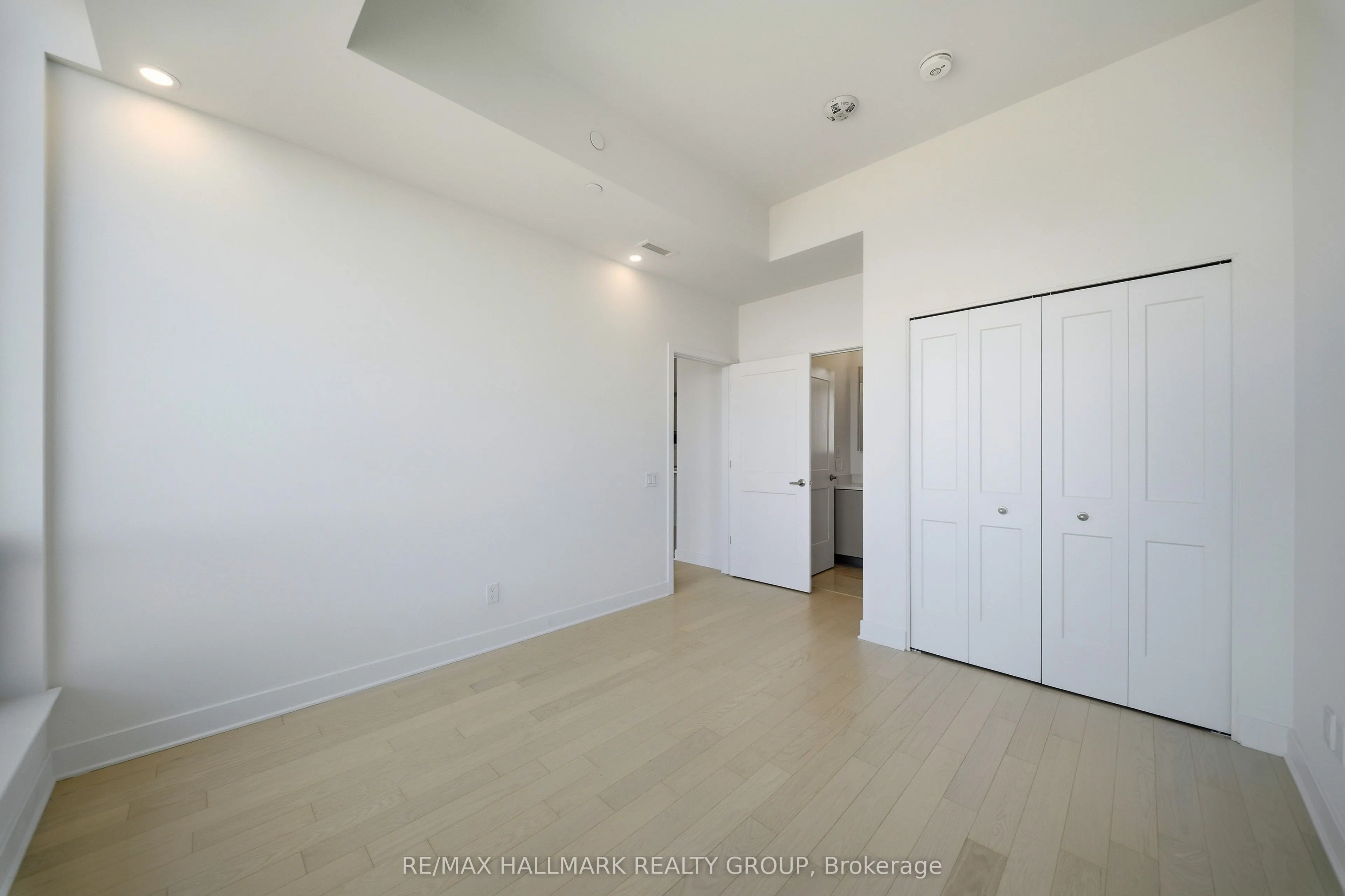 180 George Street #2604