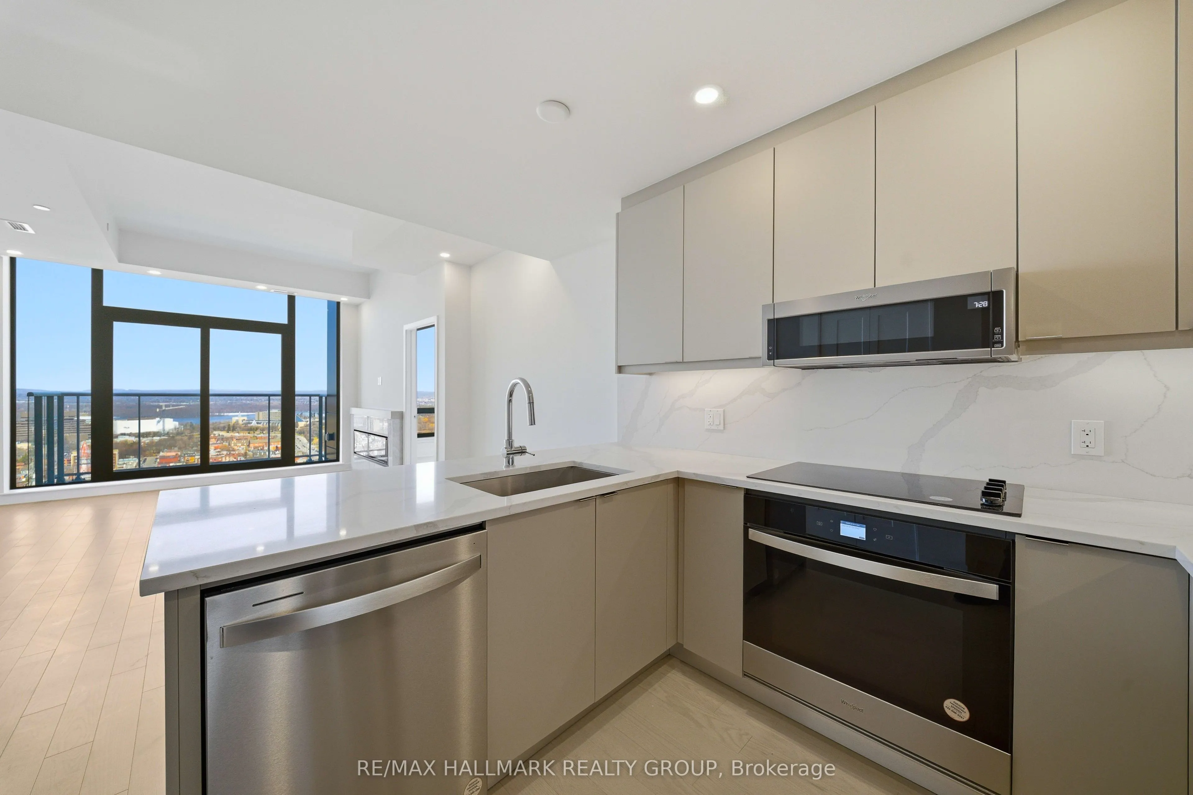 180 George Street #2604