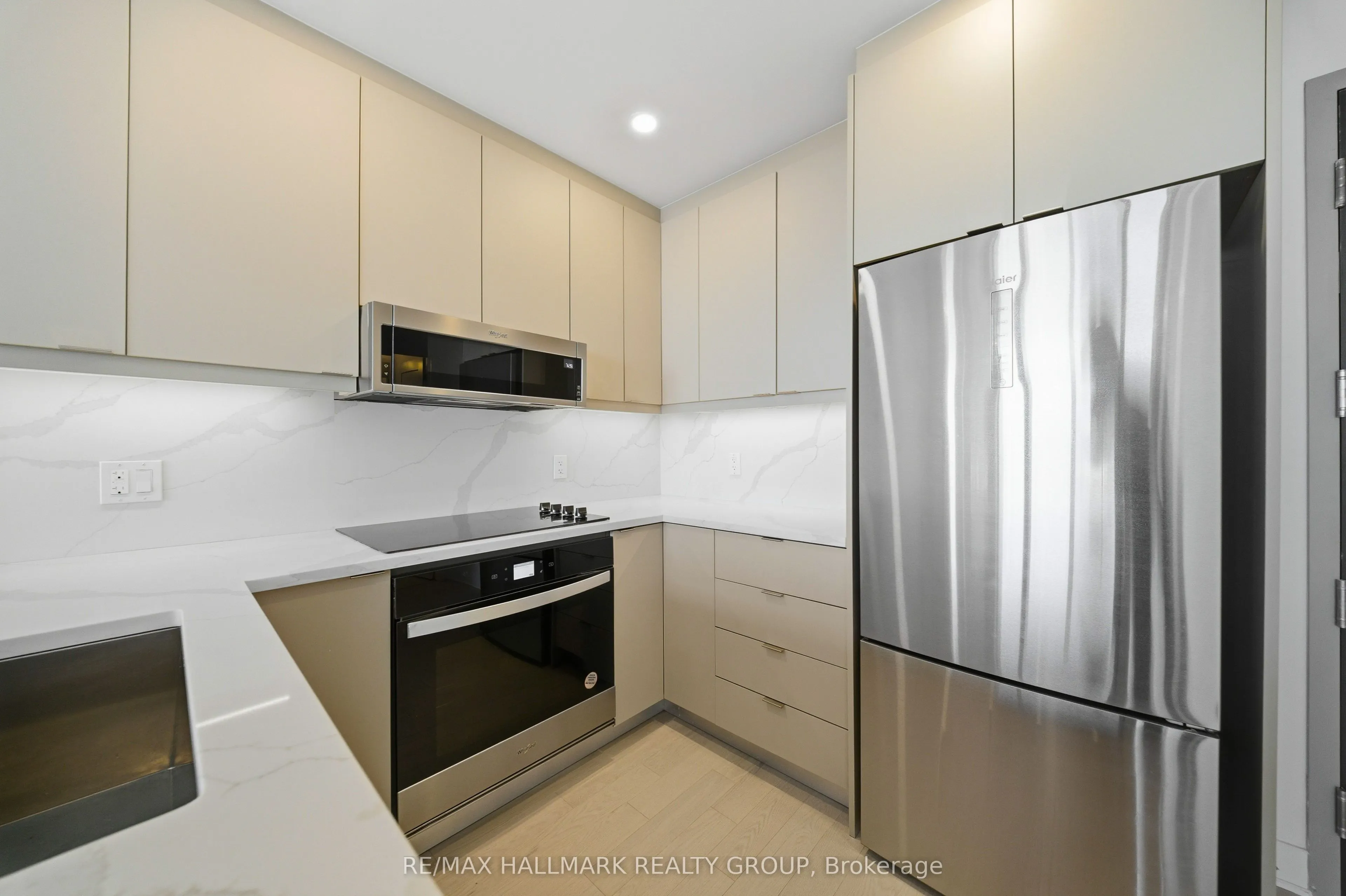 180 George Street #2604