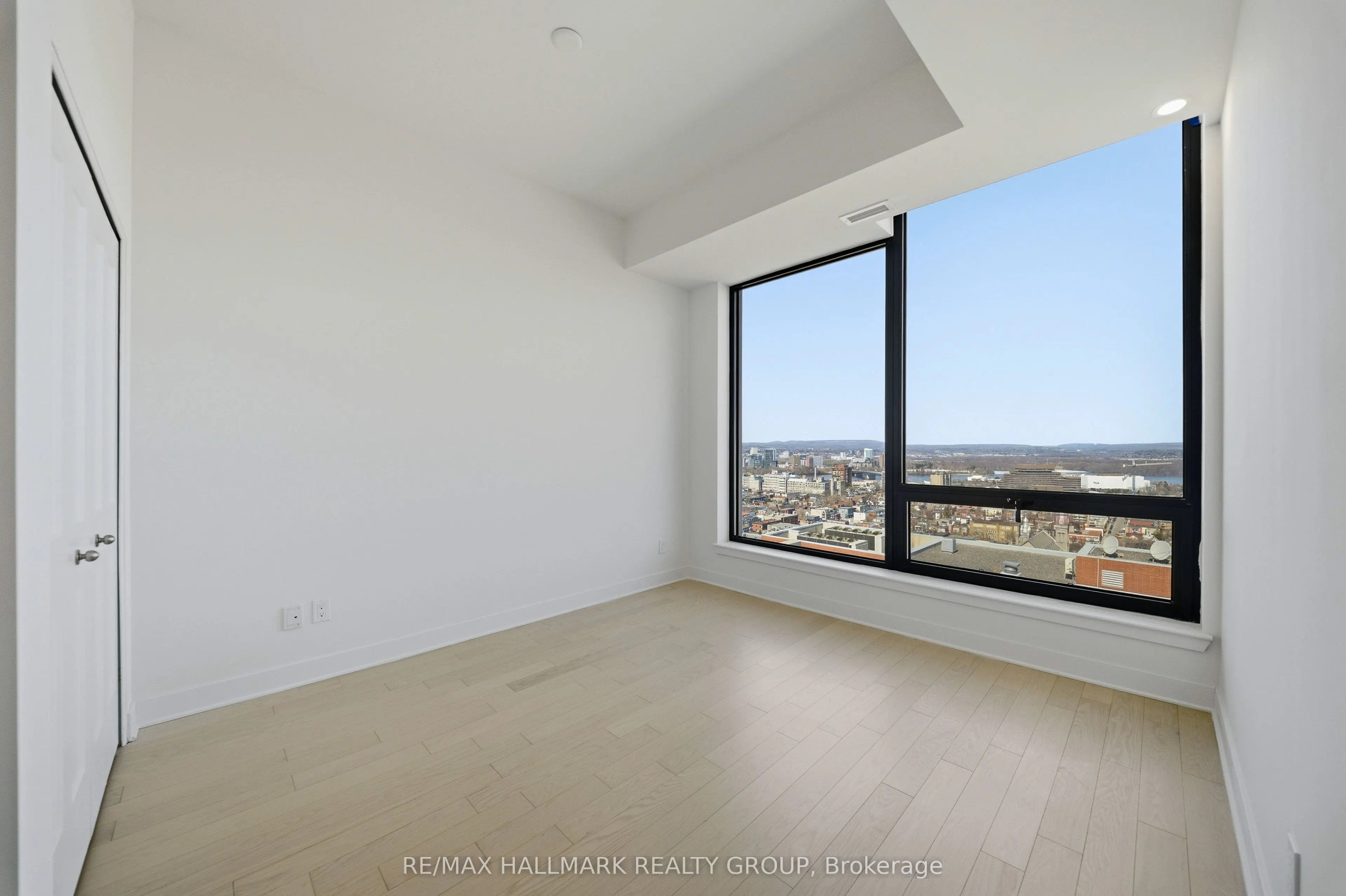 180 George Street #2604