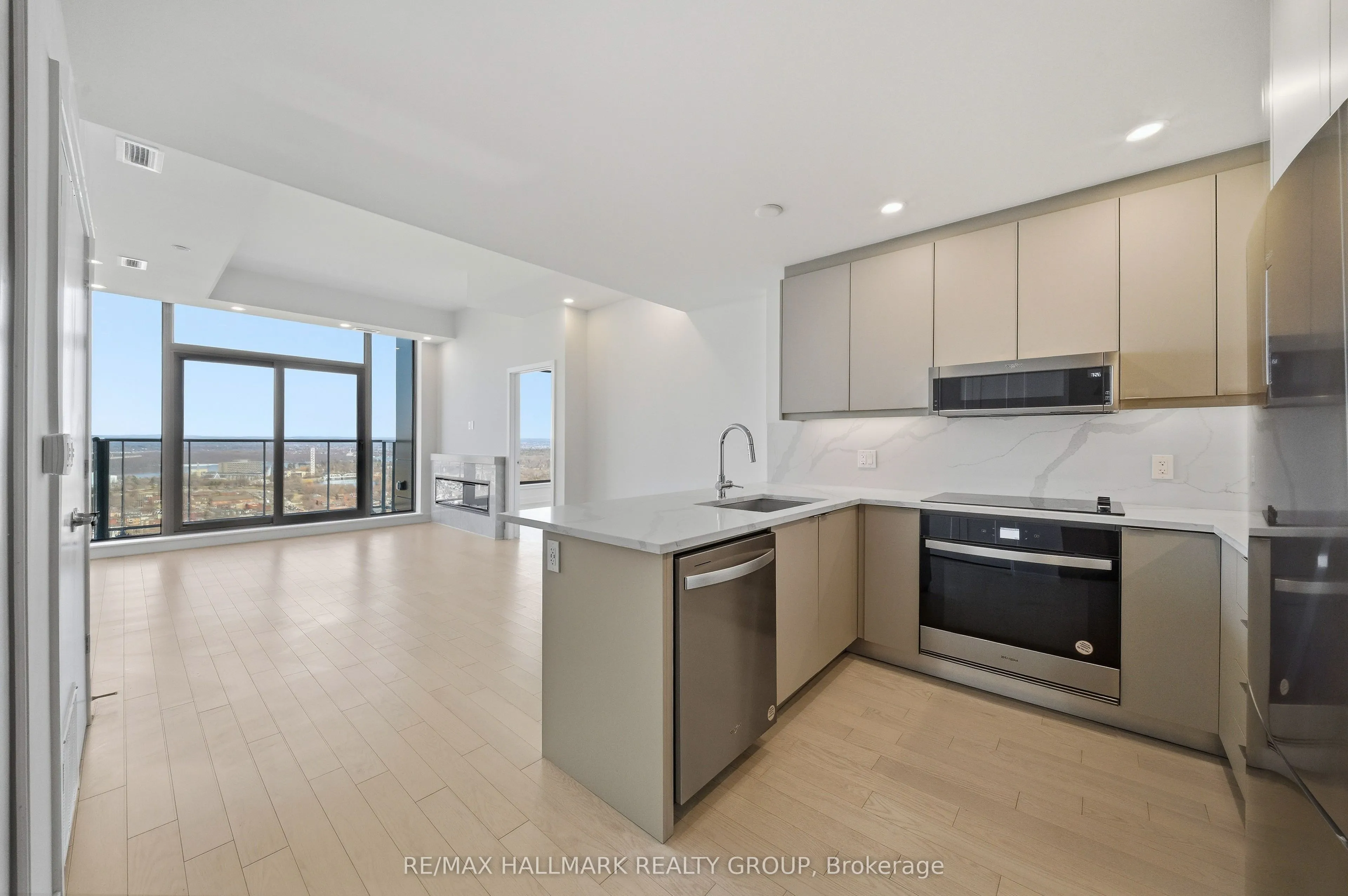 180 George Street #2604
