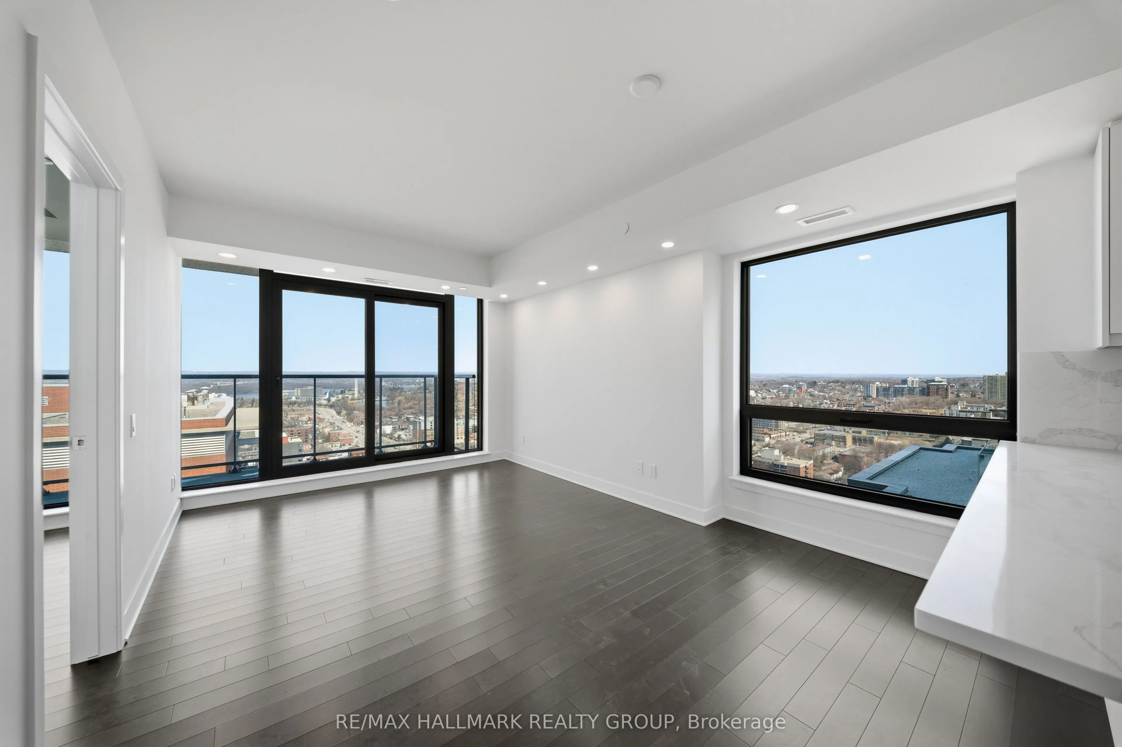 180 George Street #2406