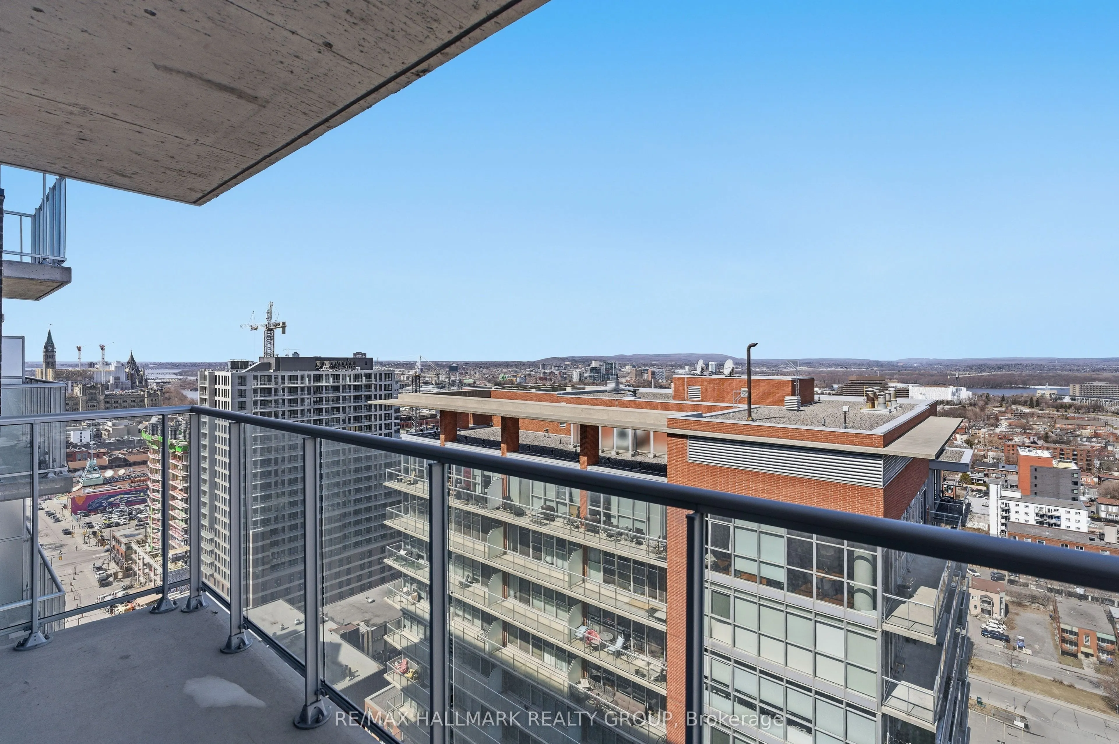 180 George Street #2406