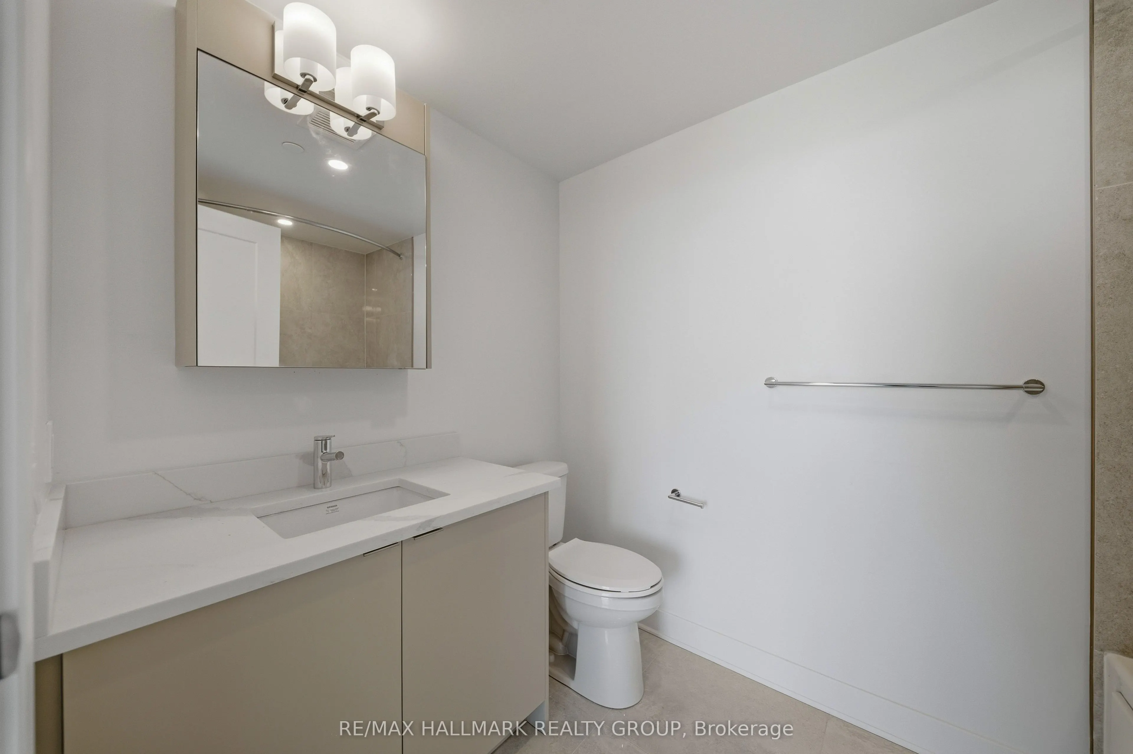 180 George Street #2603