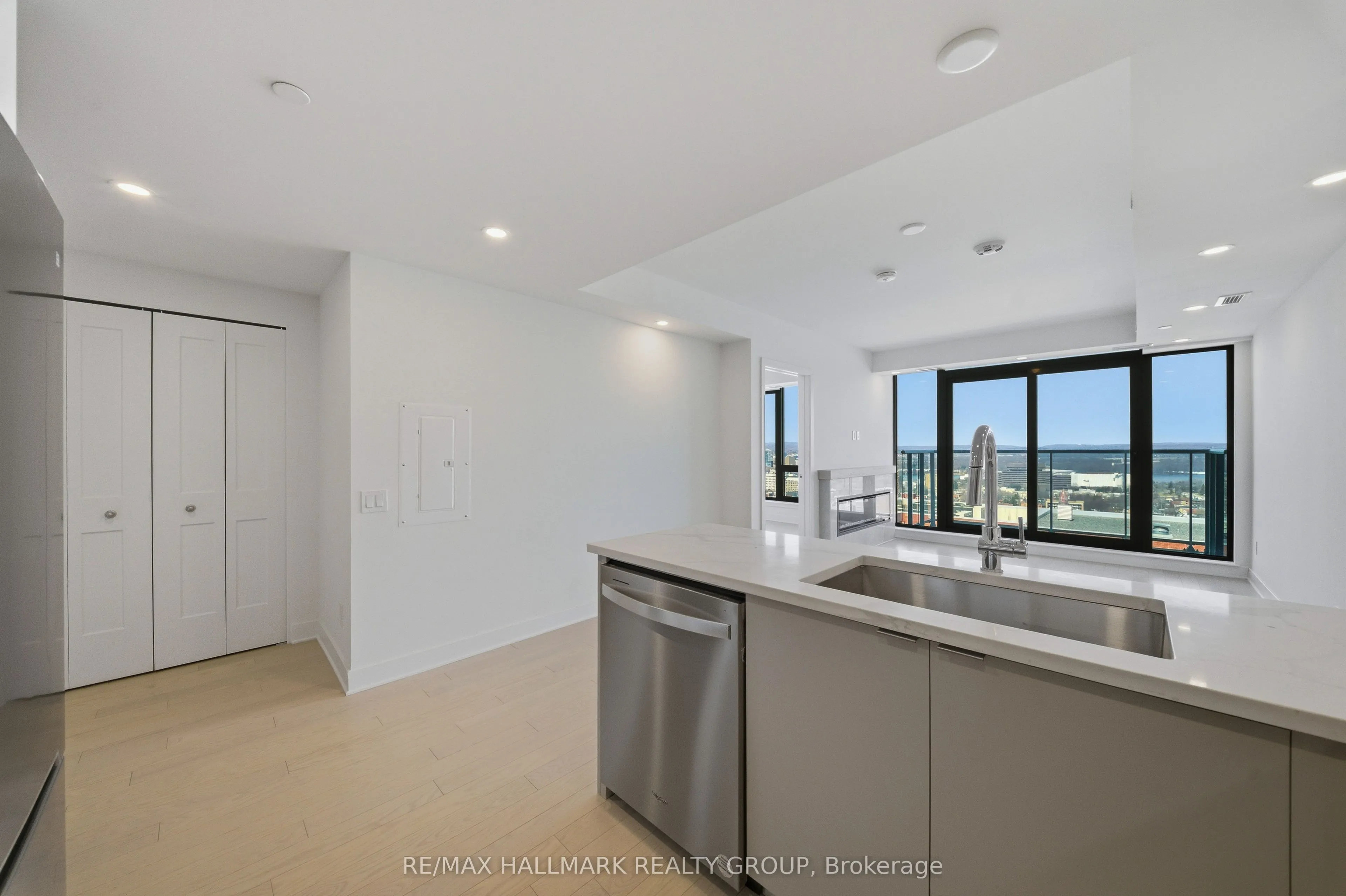 180 George Street #2603