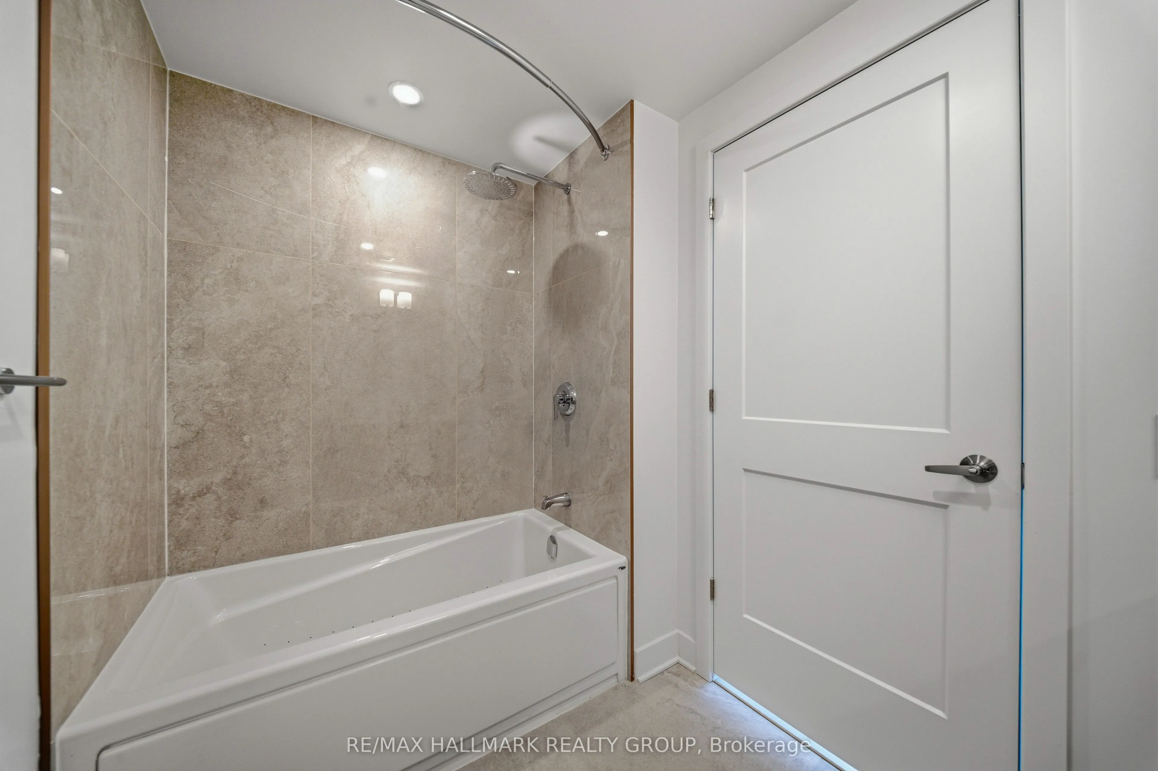 180 George Street #2603