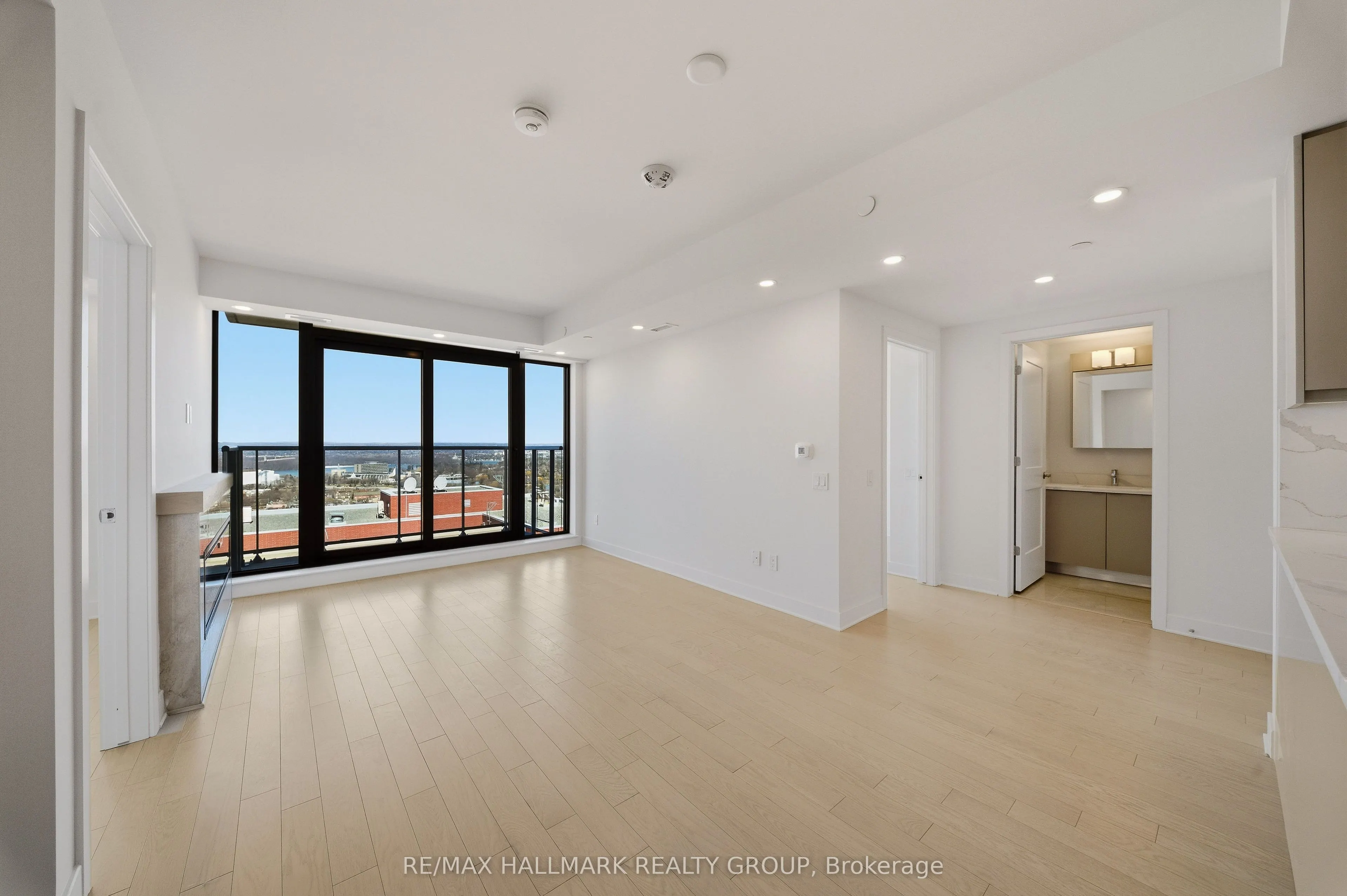 180 George Street #2603