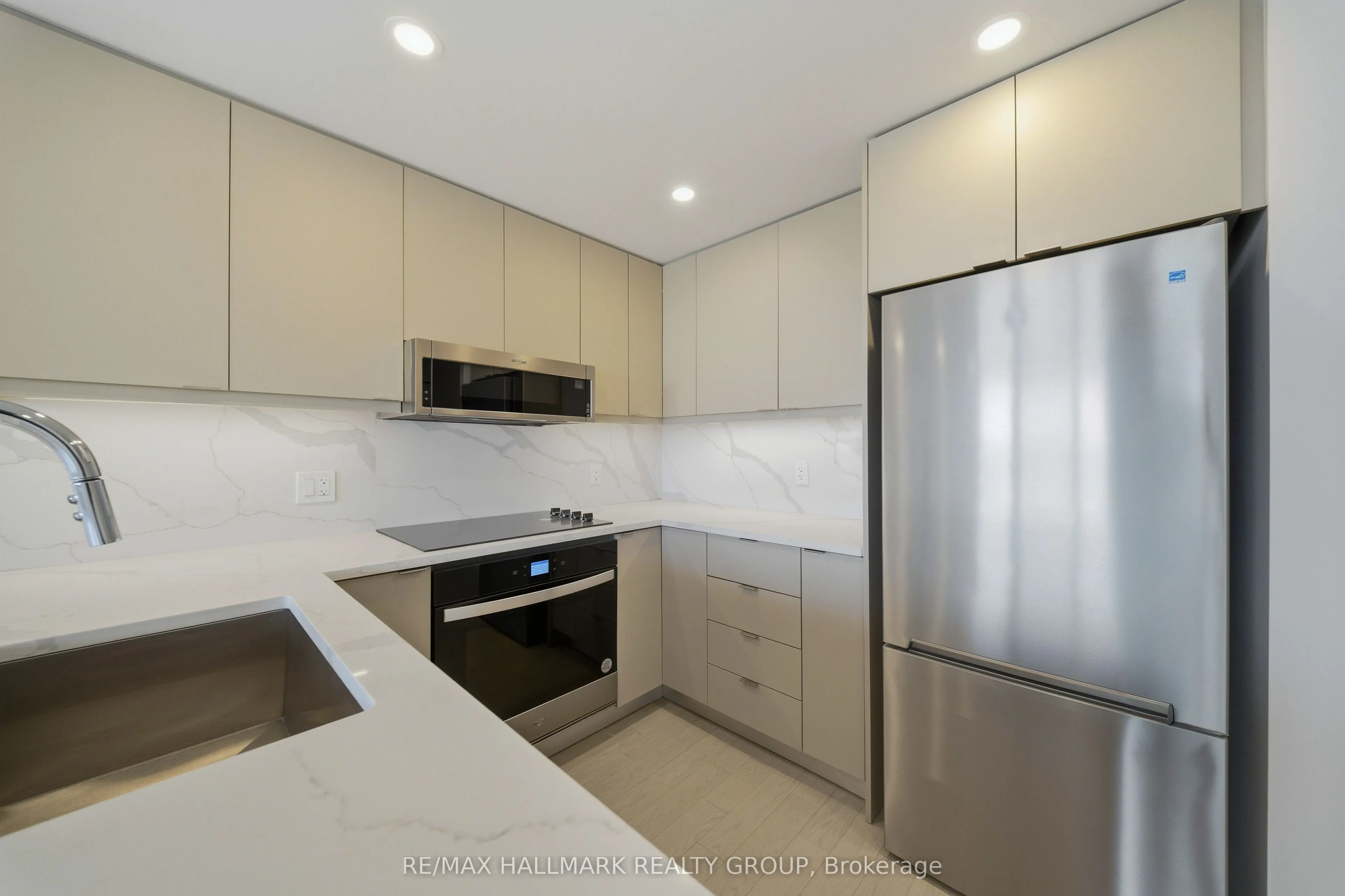 180 George Street #2603