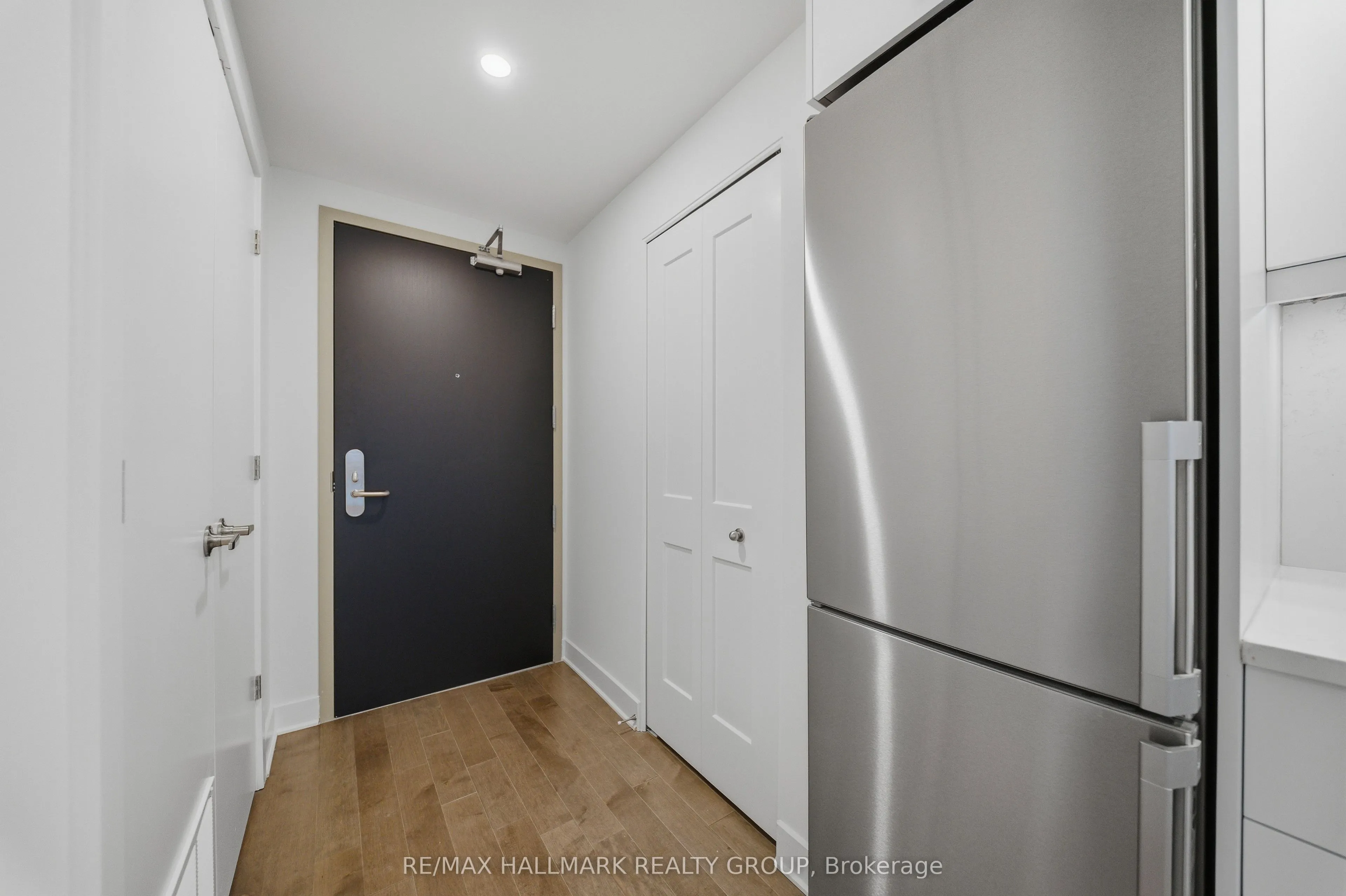 180 George Street #308