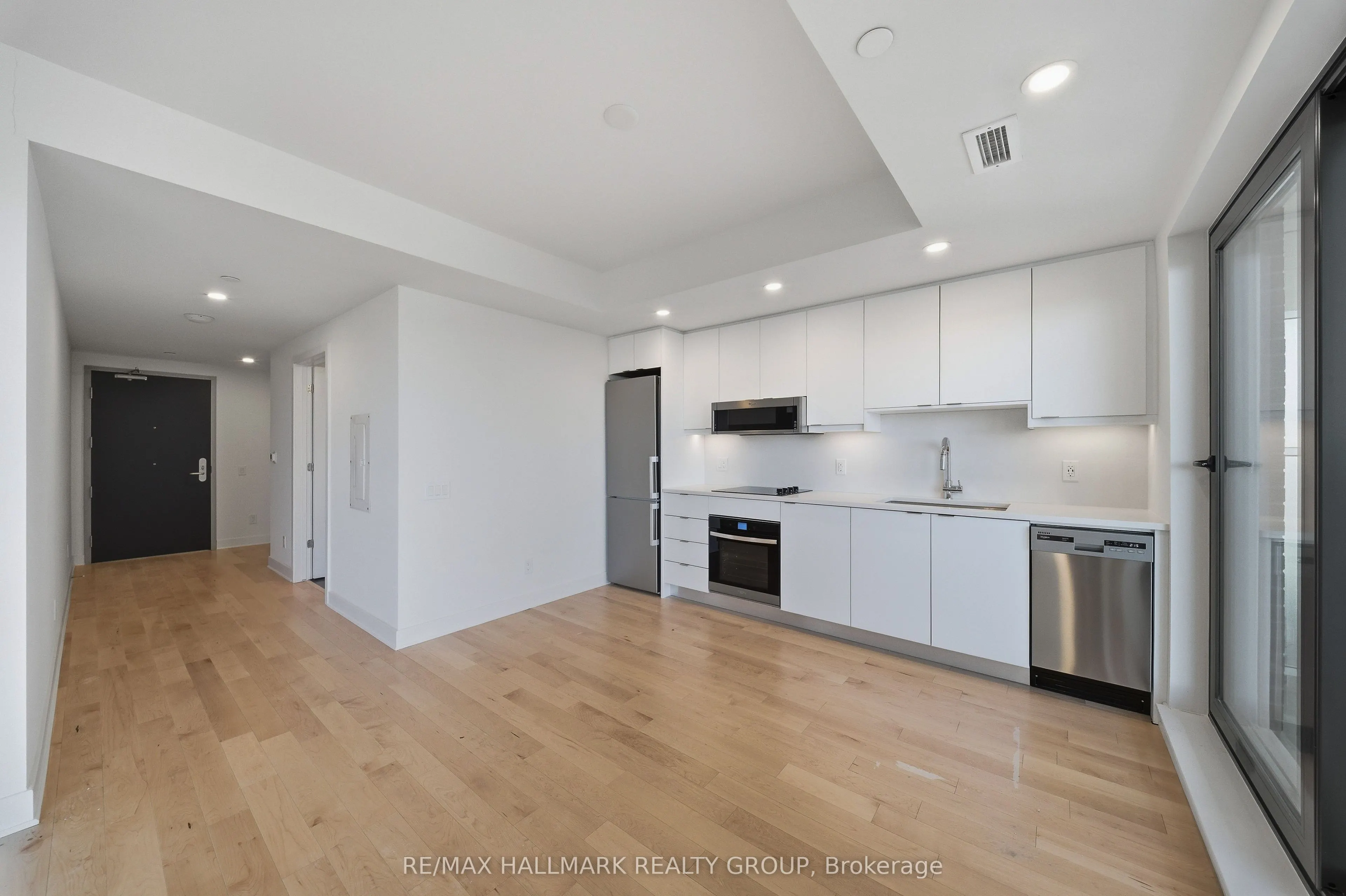 180 George Street #606