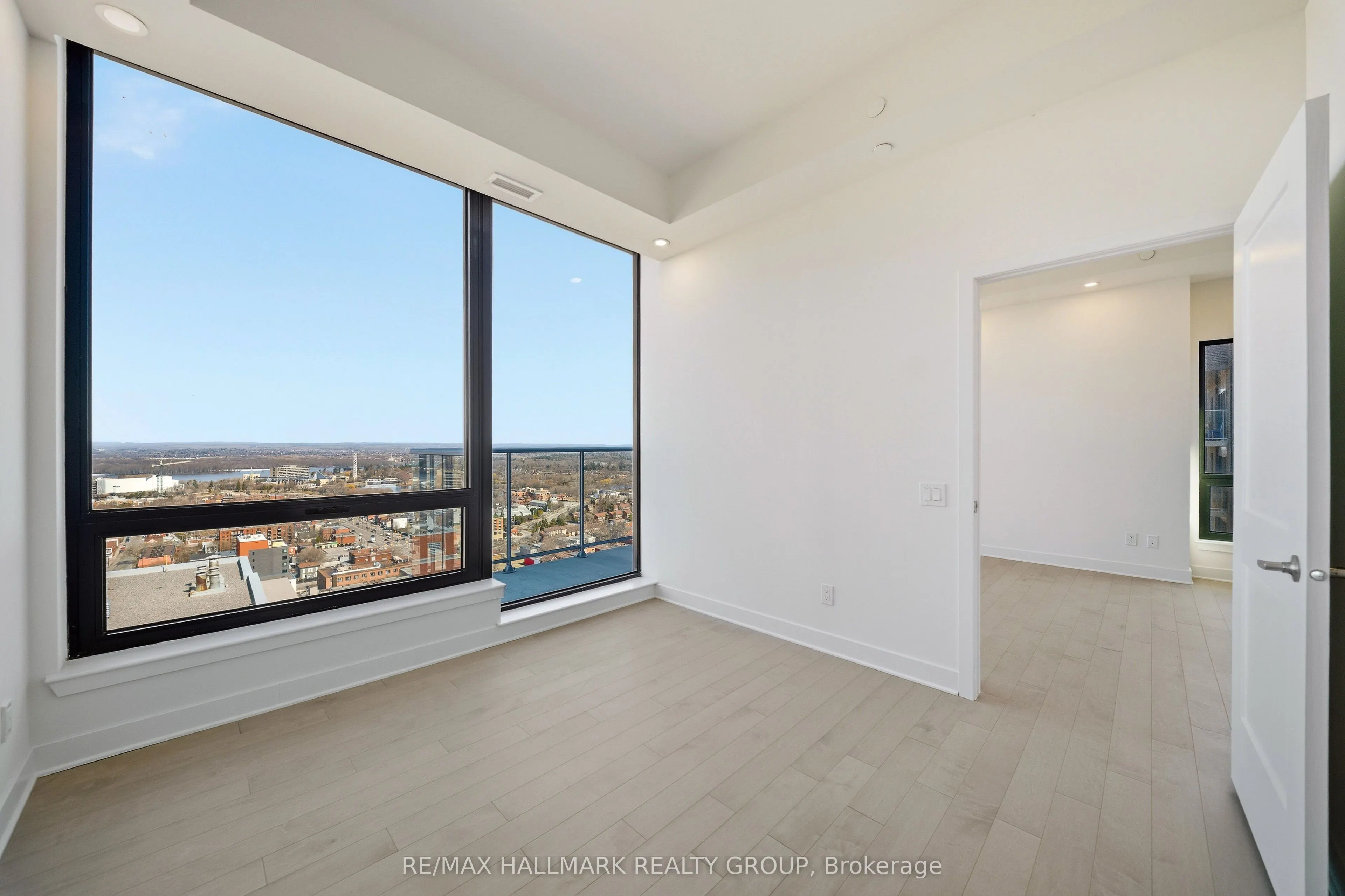 180 George Street #2605