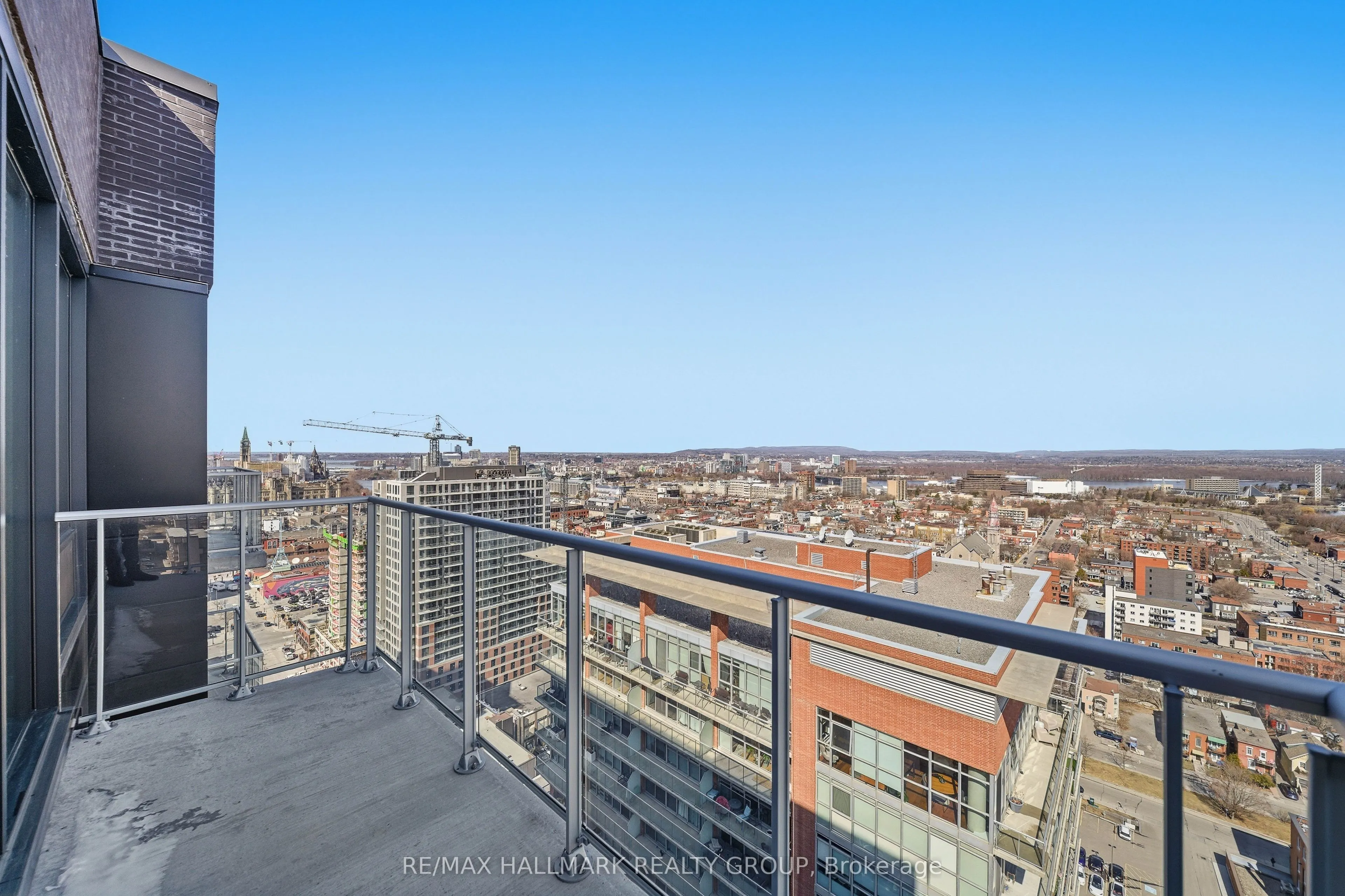 180 George Street #2605