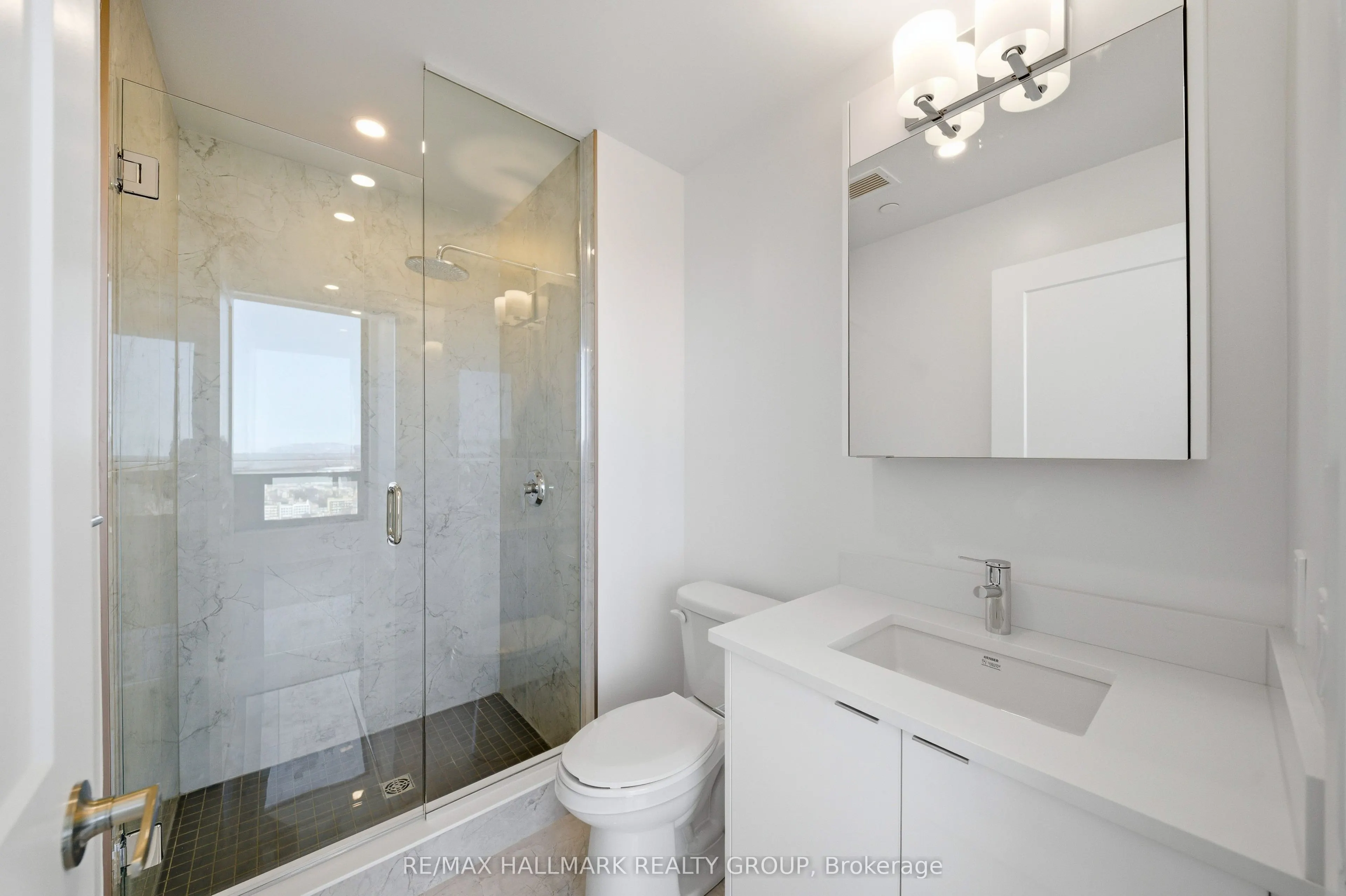 180 George Street #2605