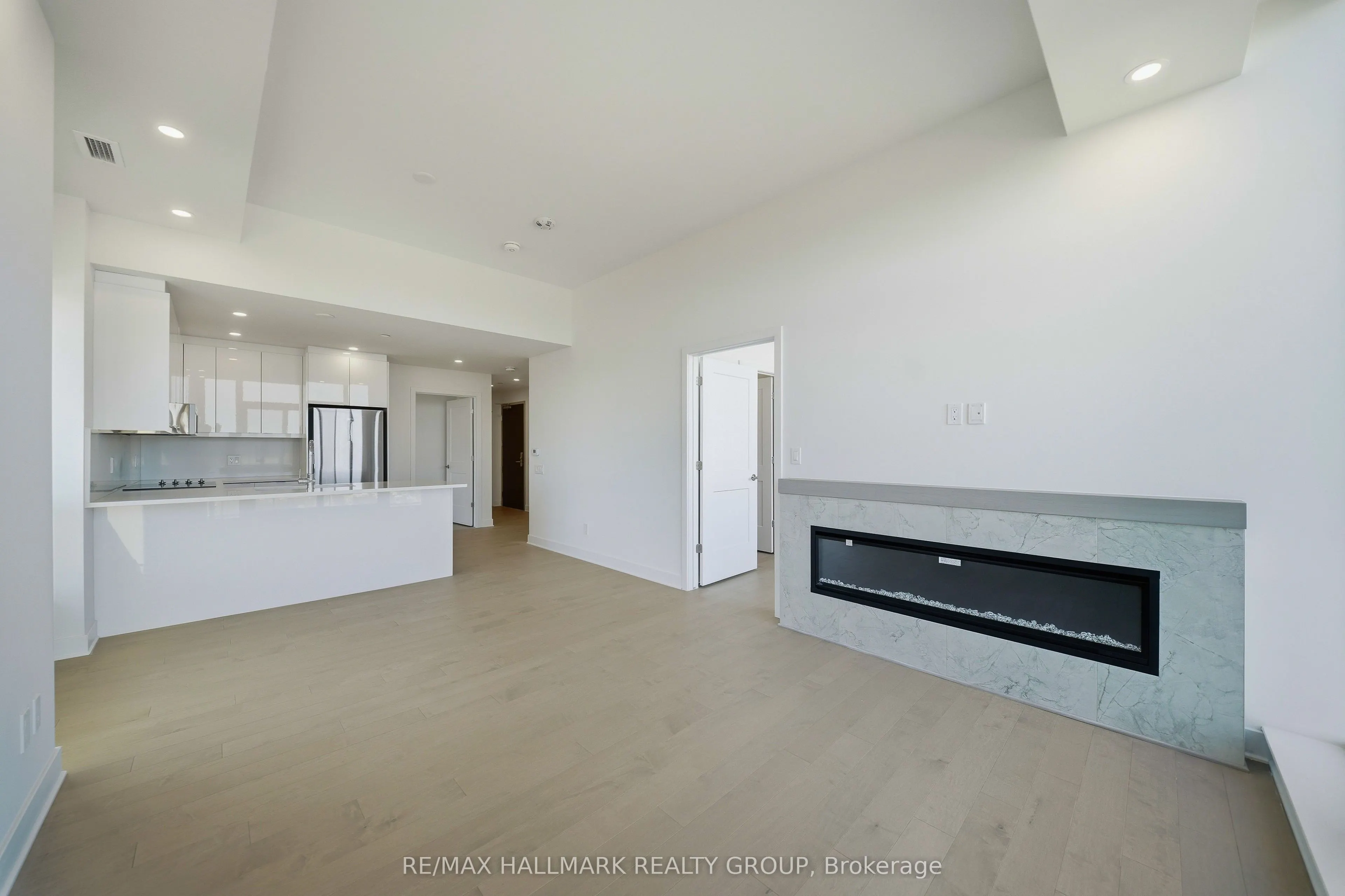 180 George Street #2605