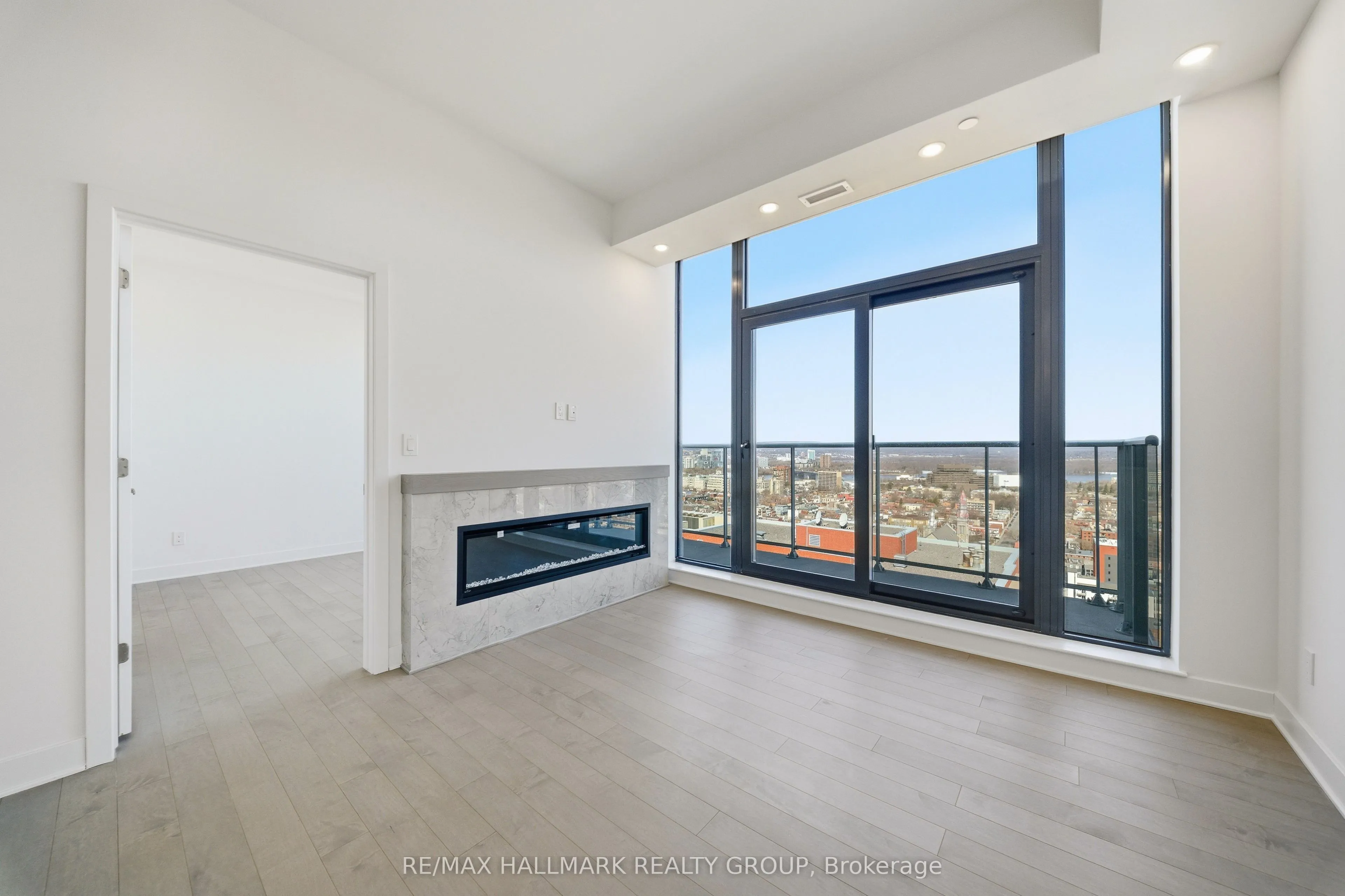 180 George Street #2605
