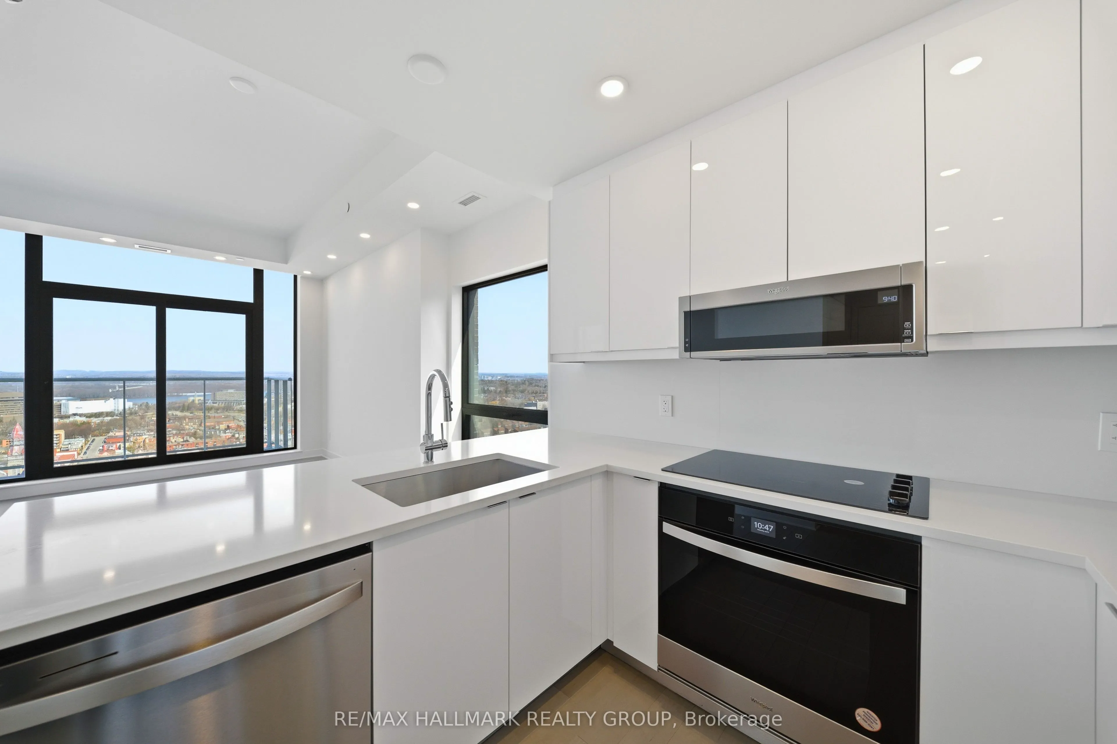 180 George Street #2605