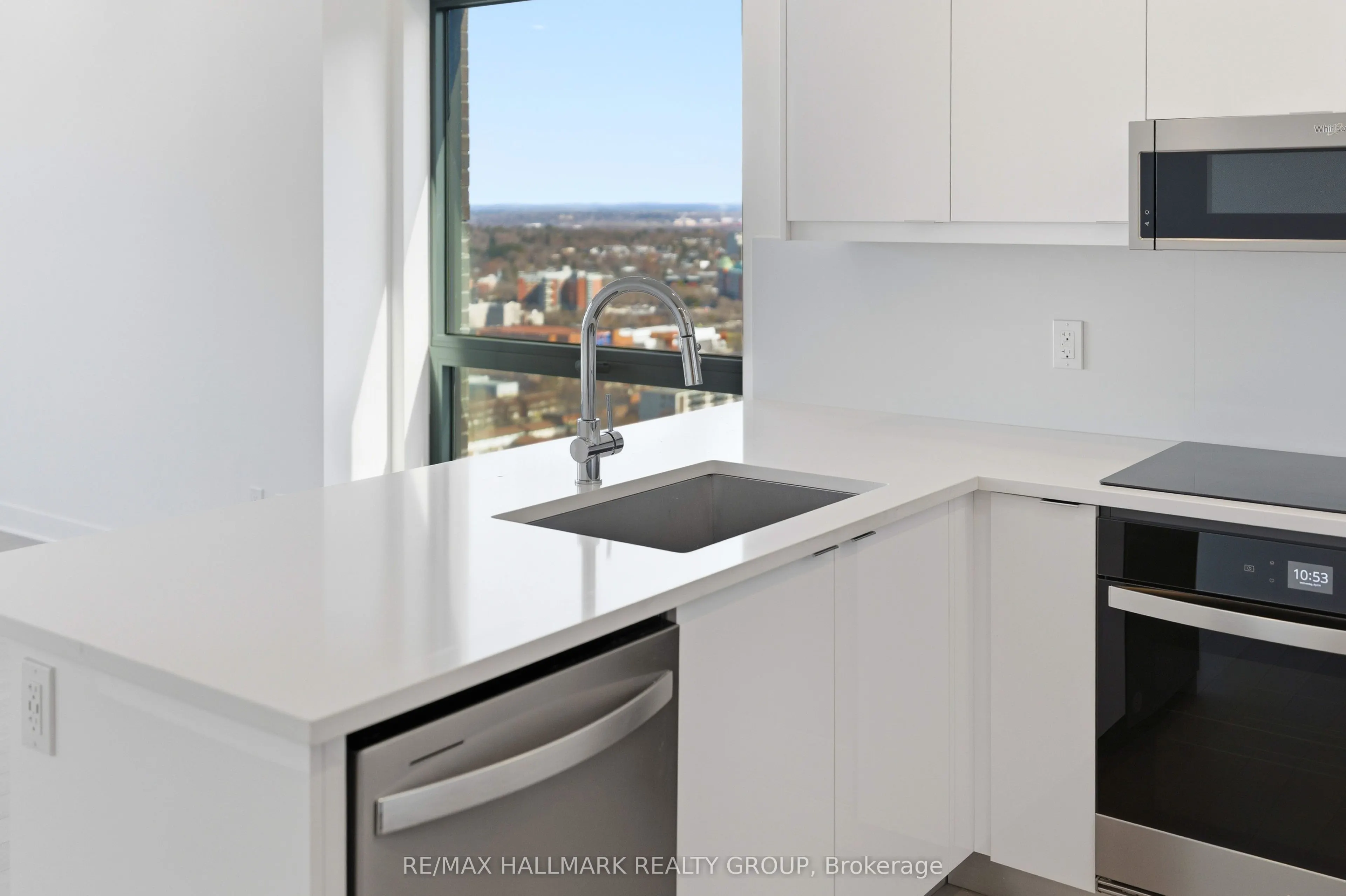 180 George Street #2605