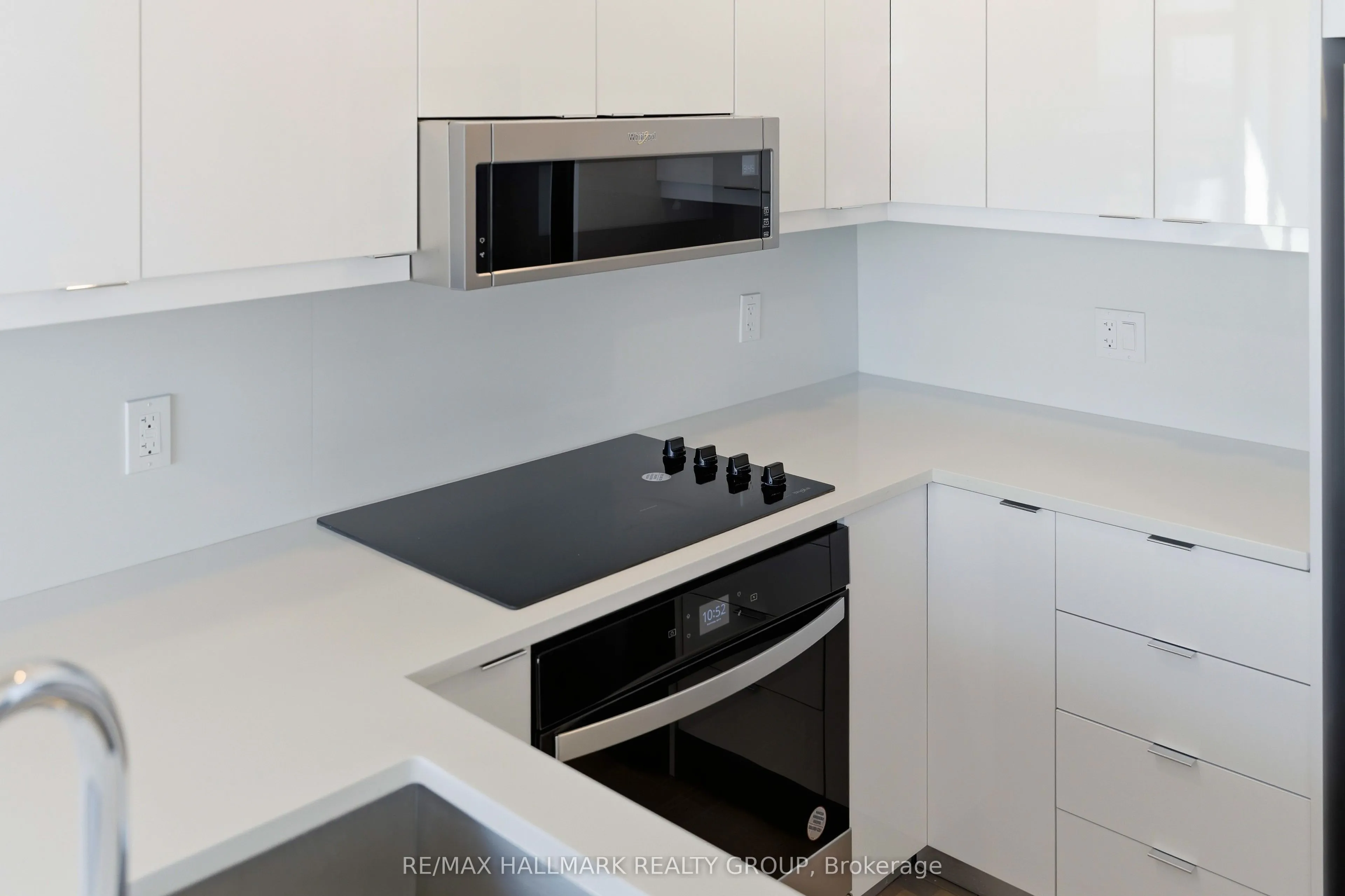 180 George Street #2605