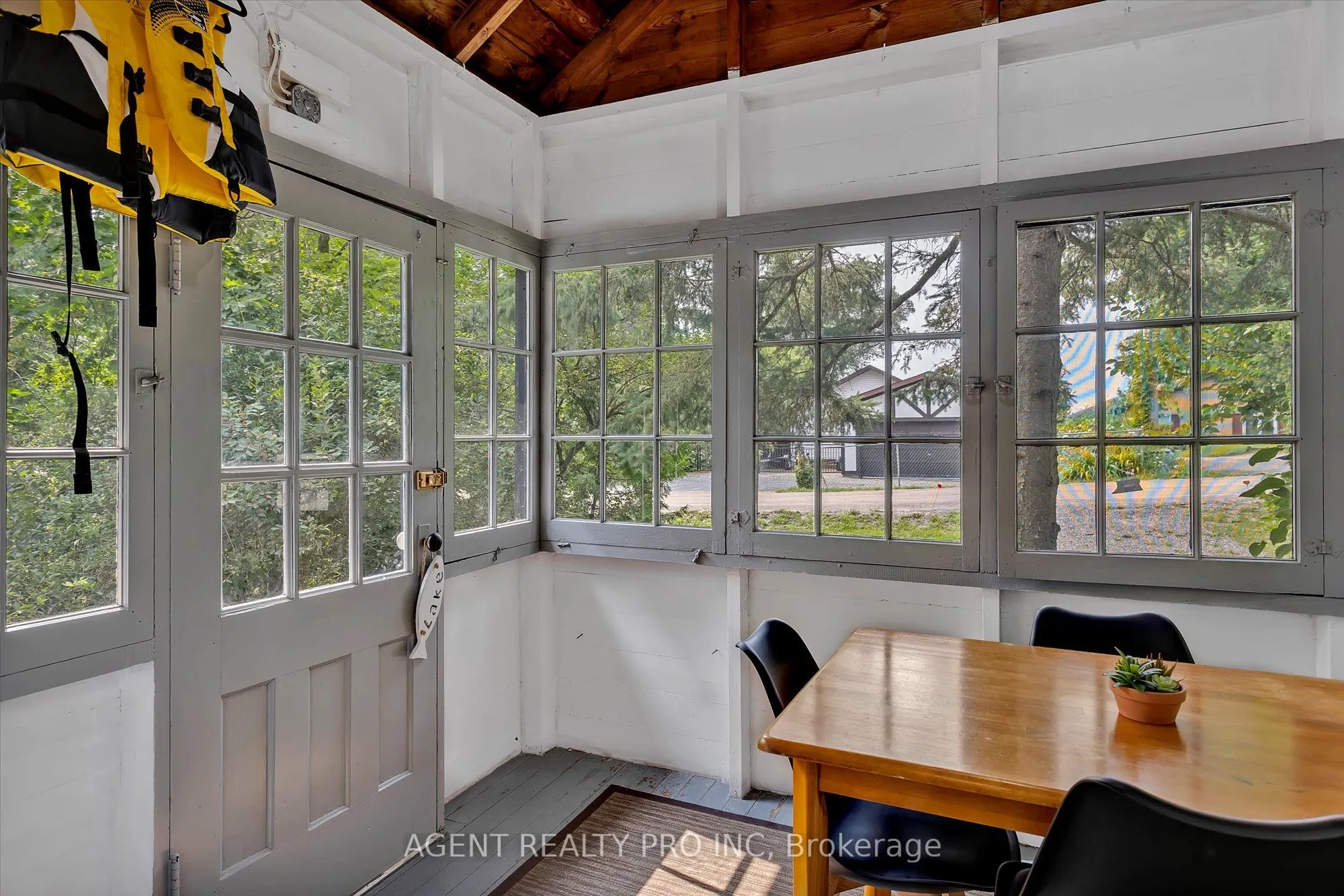 21 Oriole Road