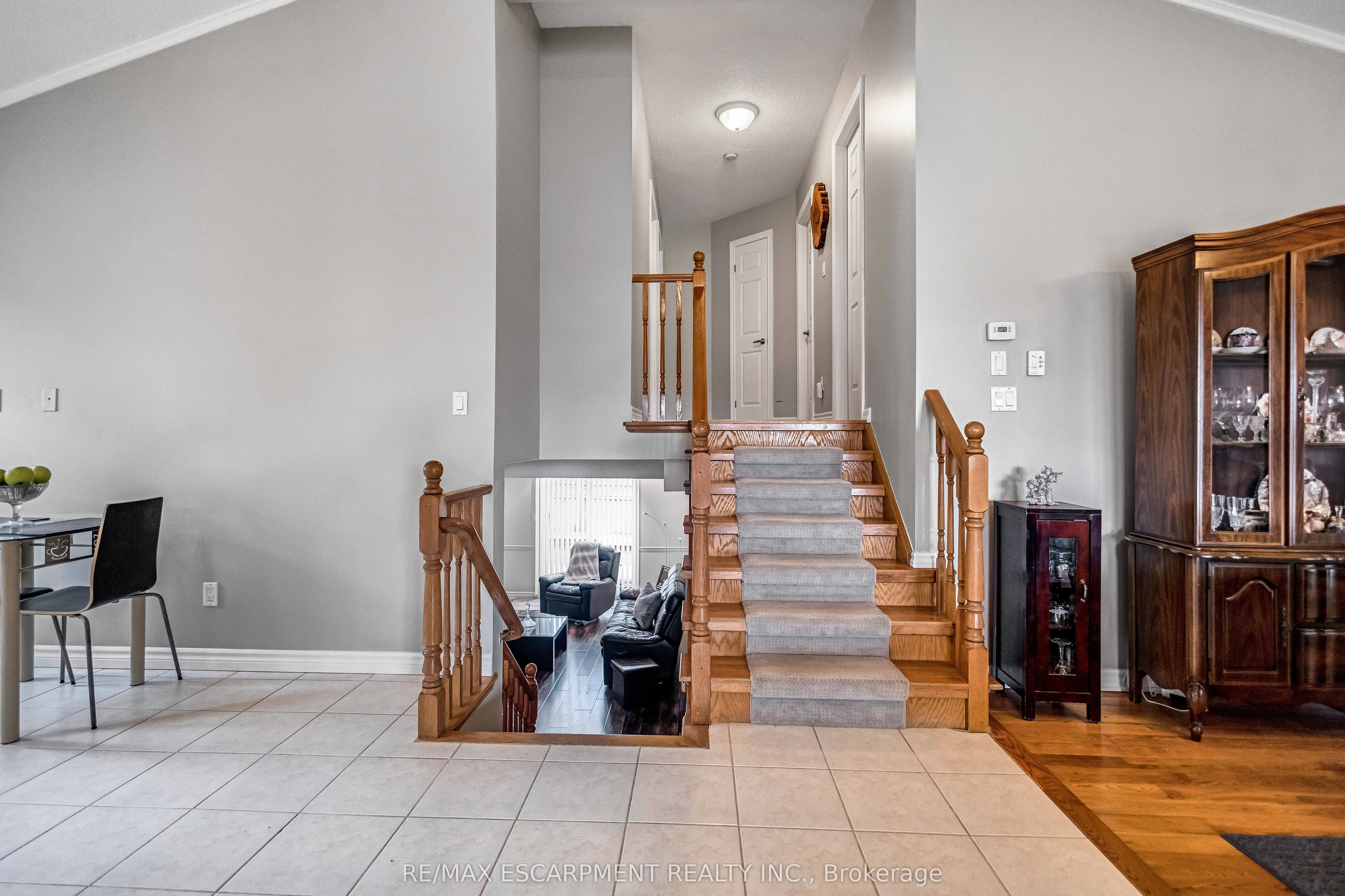 546 Jerseyville Road W