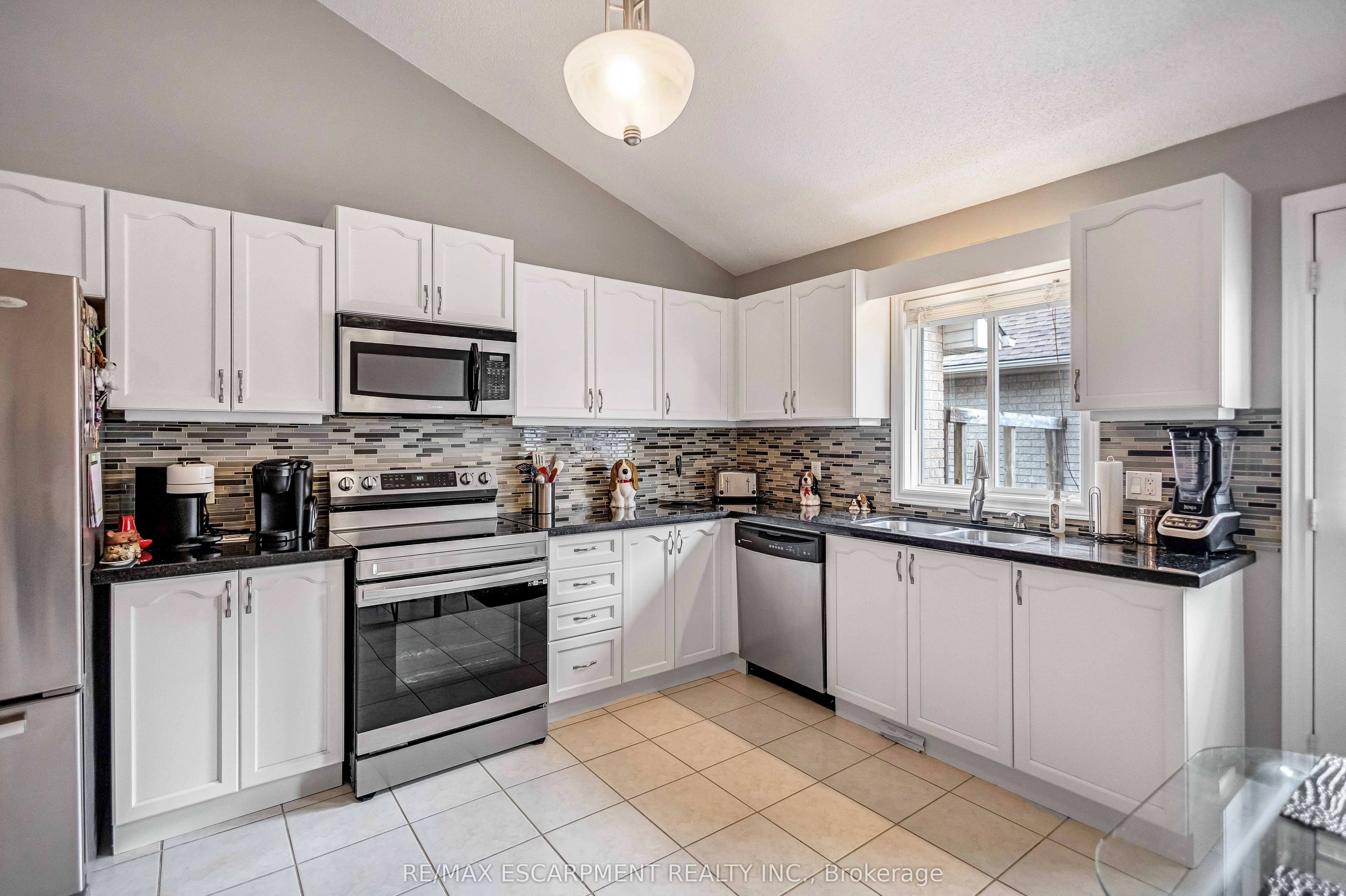 546 Jerseyville Road W