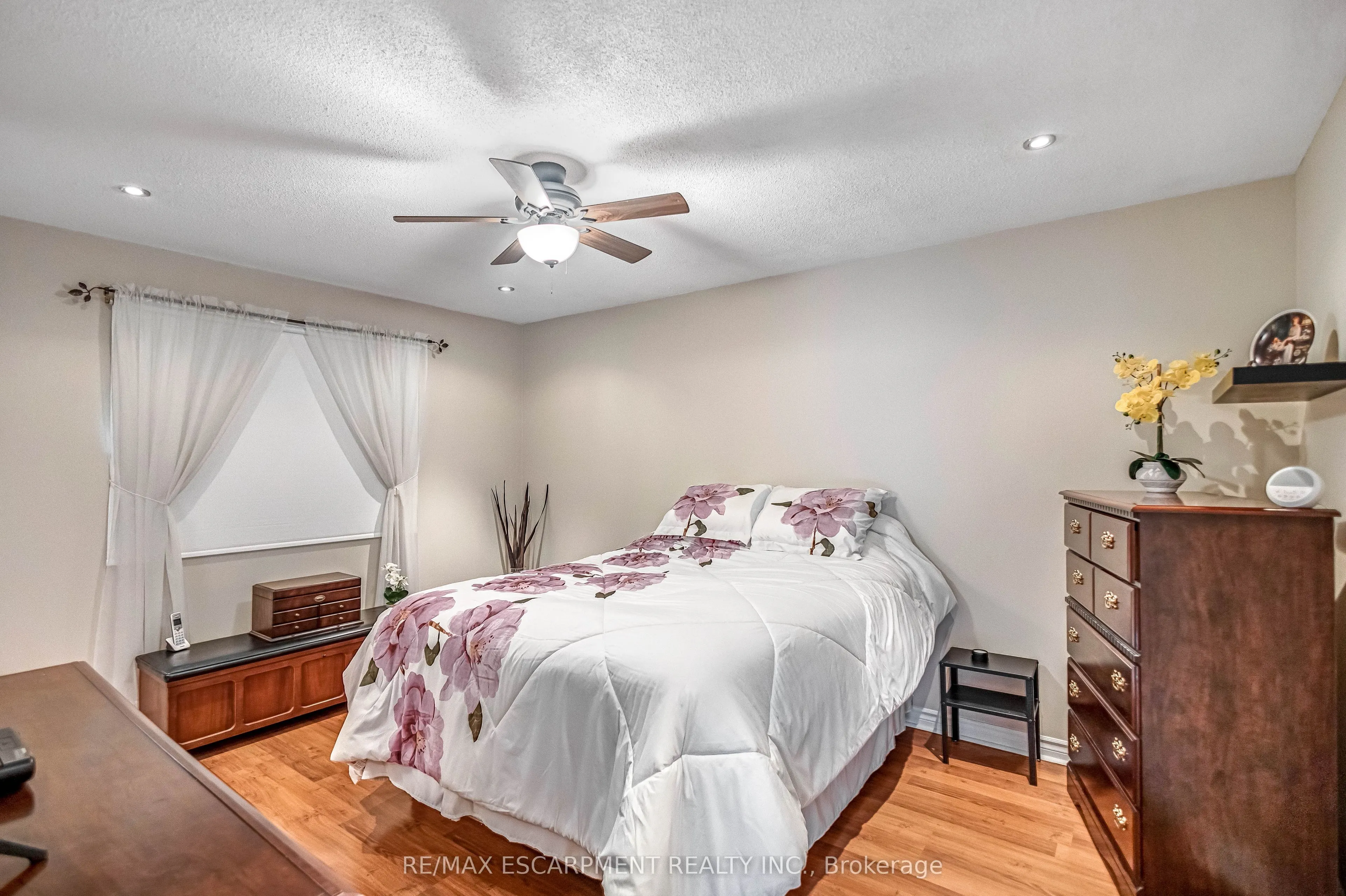 546 Jerseyville Road W