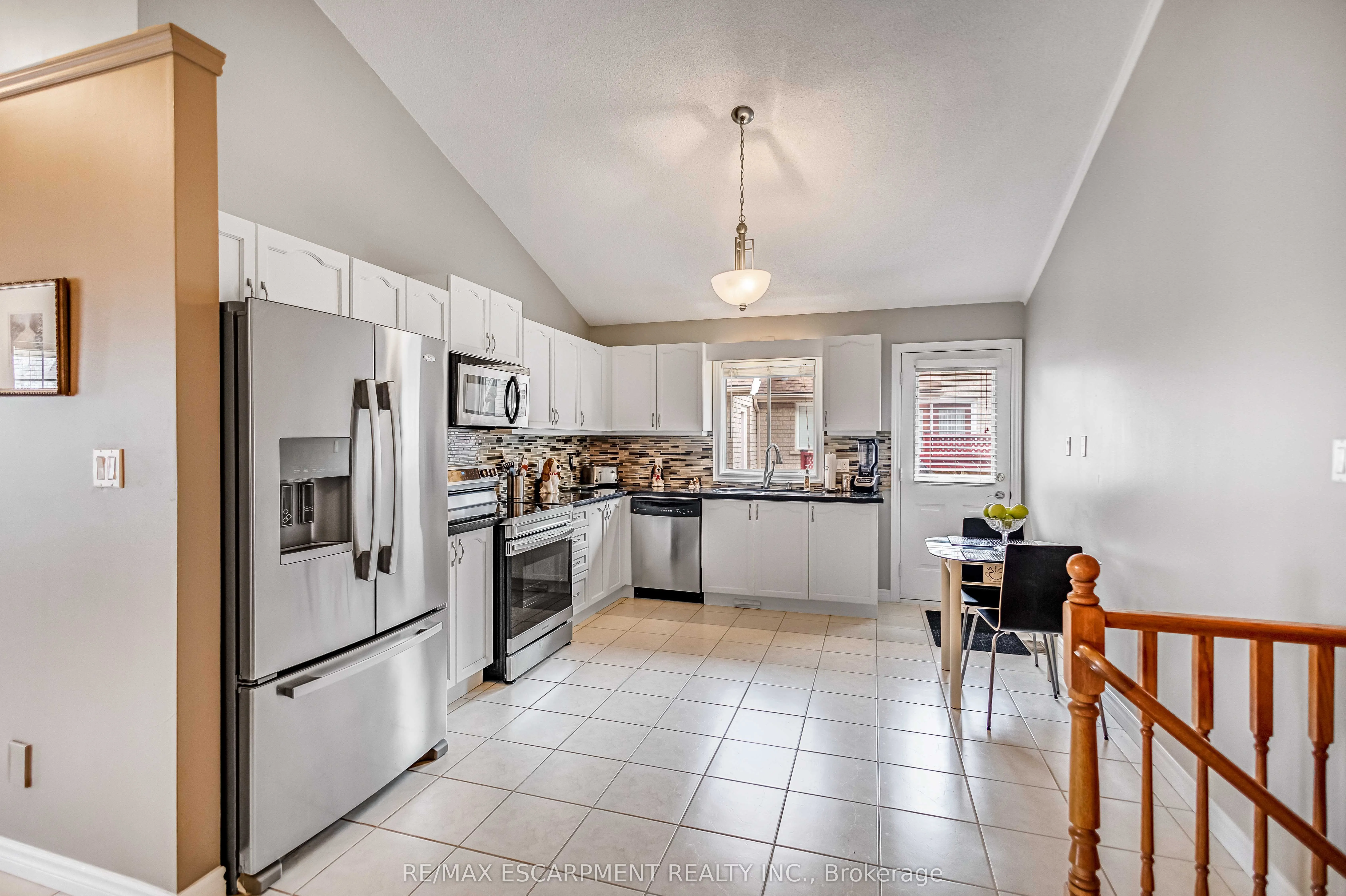 546 Jerseyville Road W
