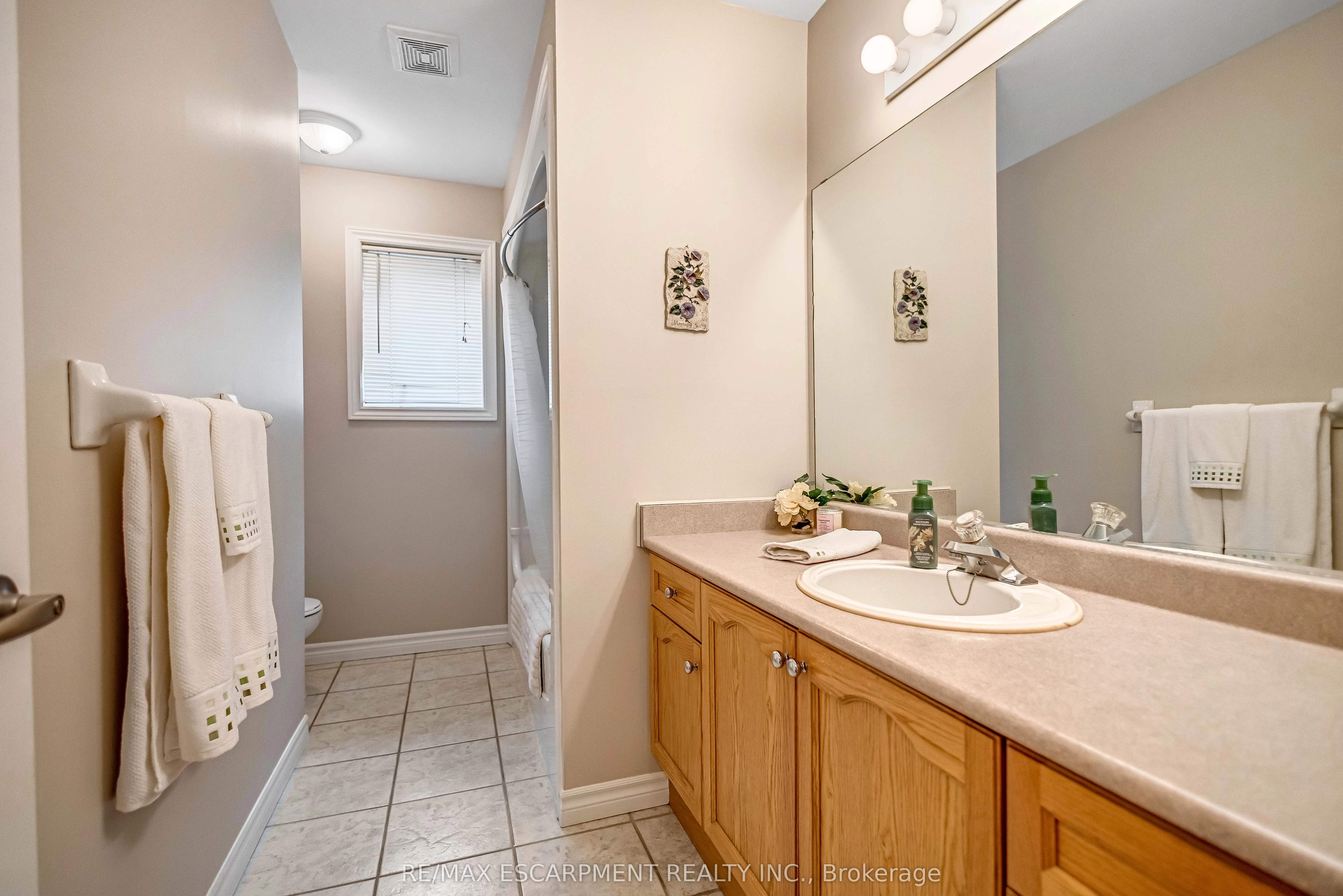 546 Jerseyville Road W
