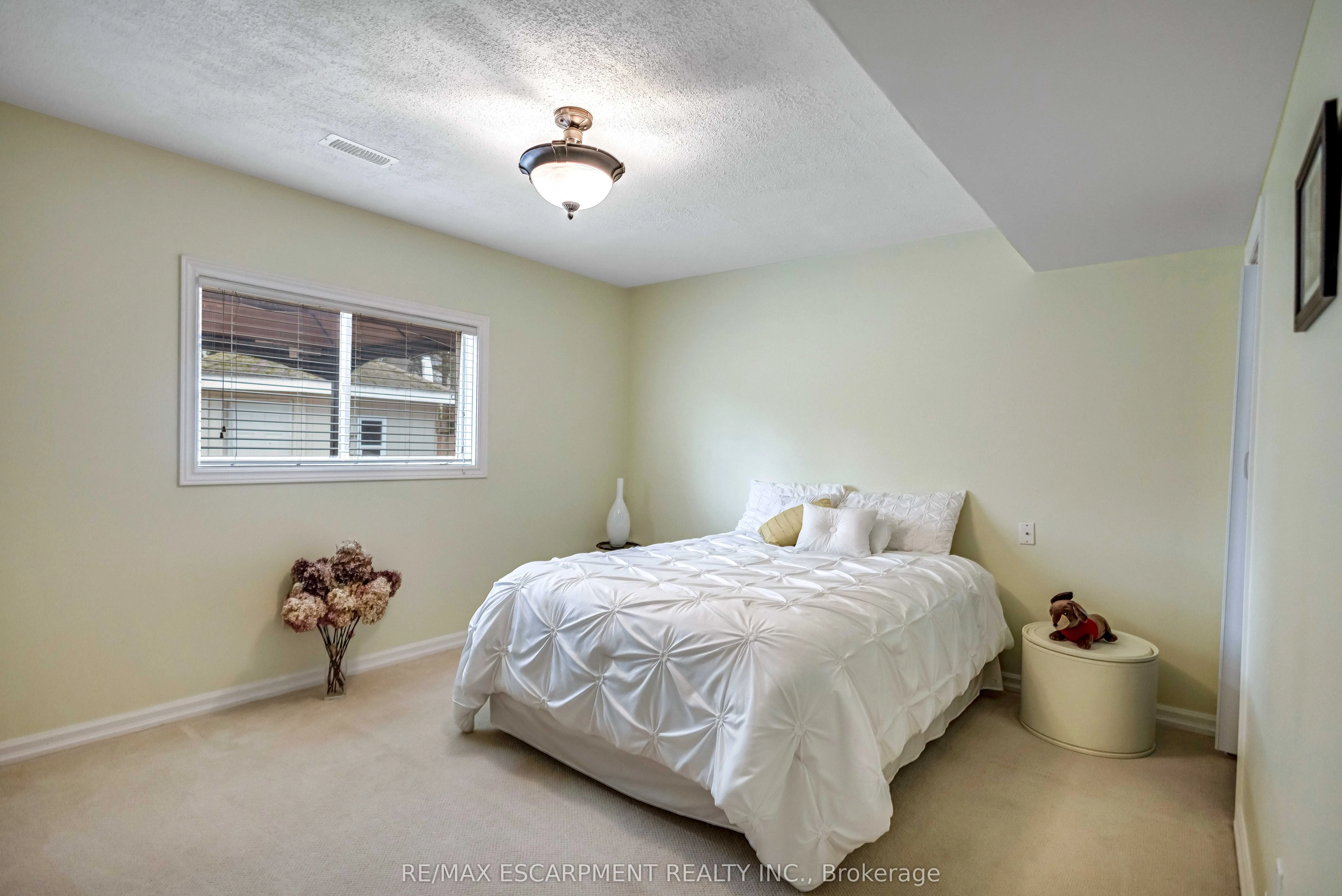 546 Jerseyville Road W