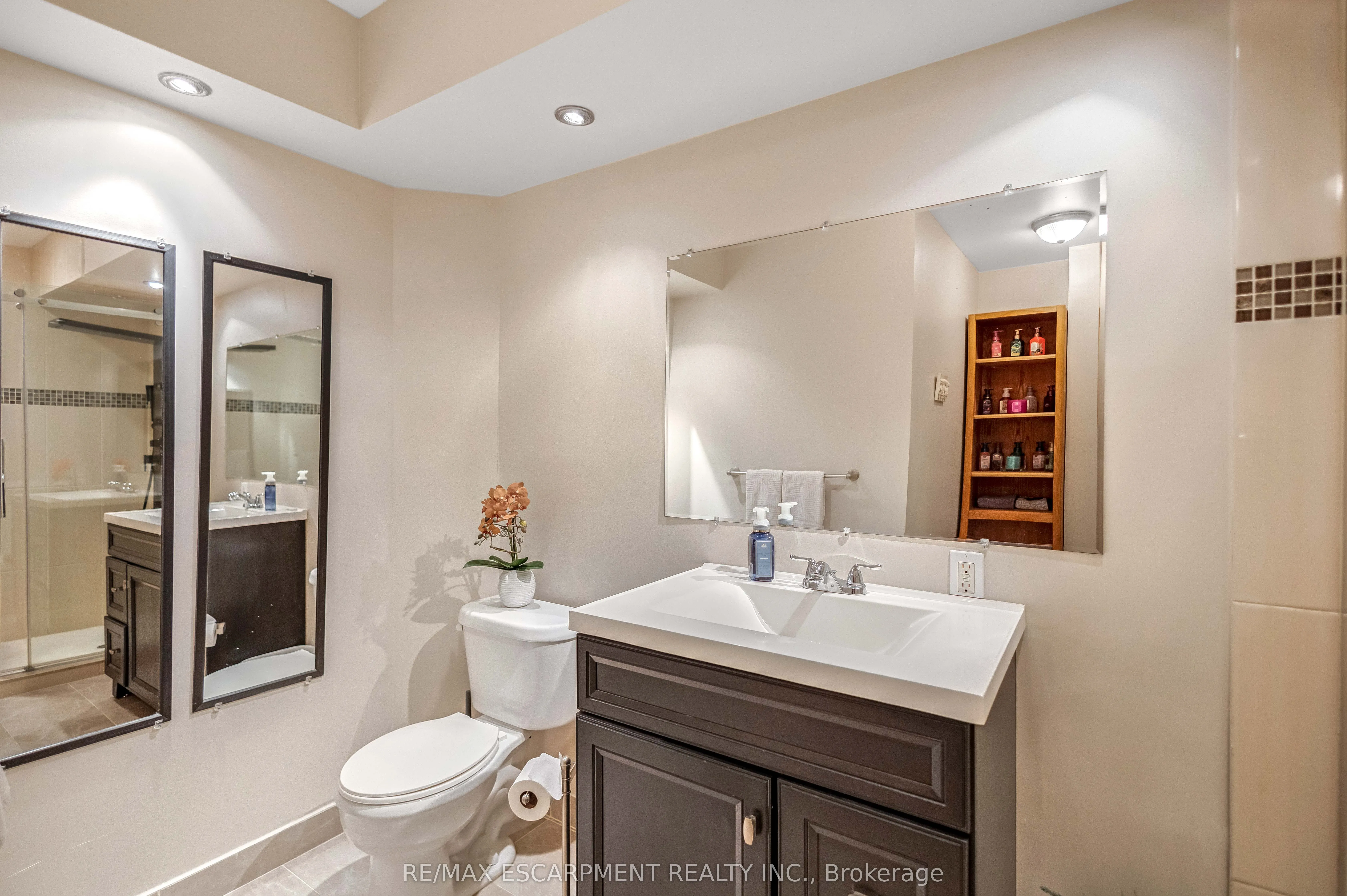 546 Jerseyville Road W